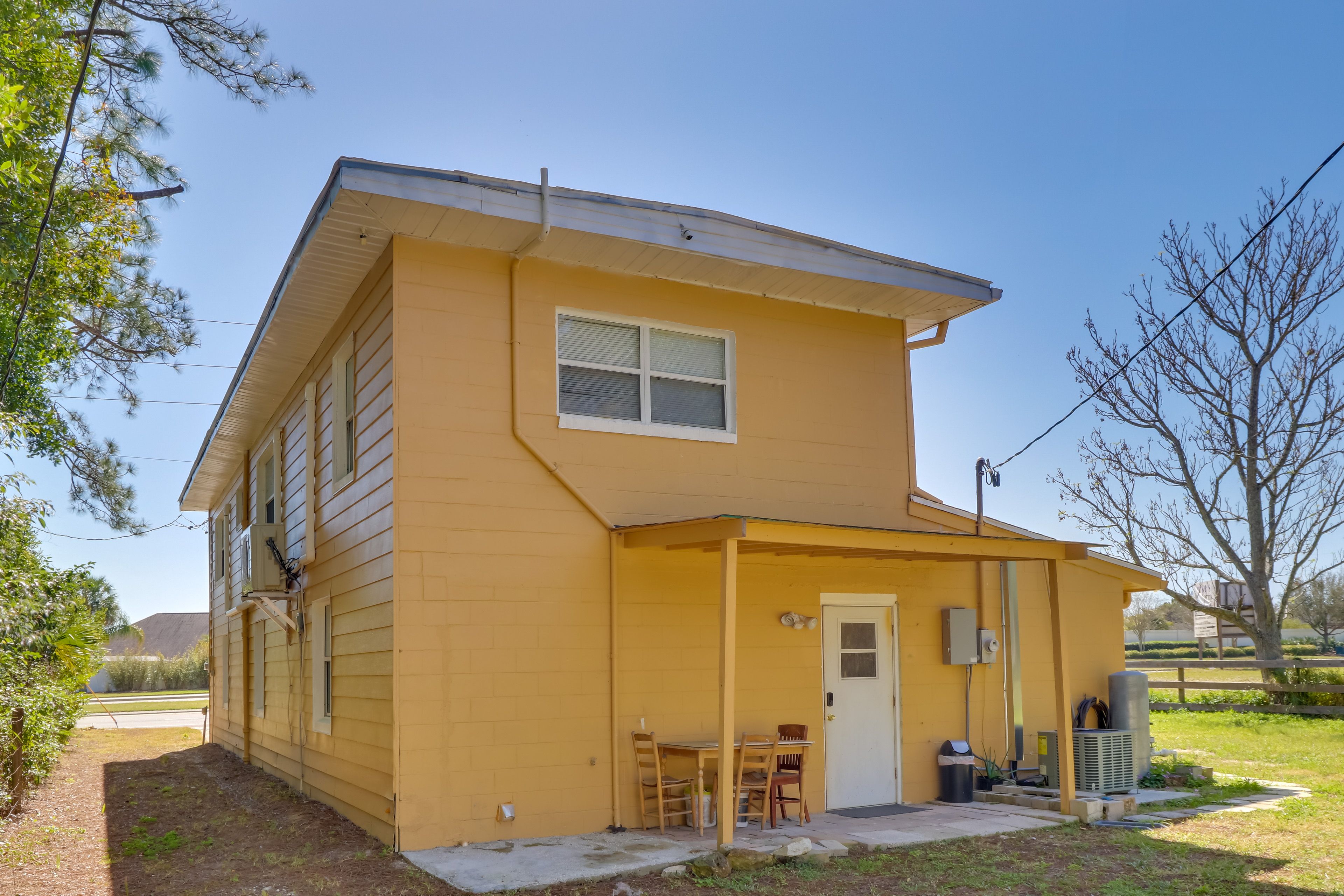Covered Patio (Shared) | Outdoor Seating & Dining (Shared)