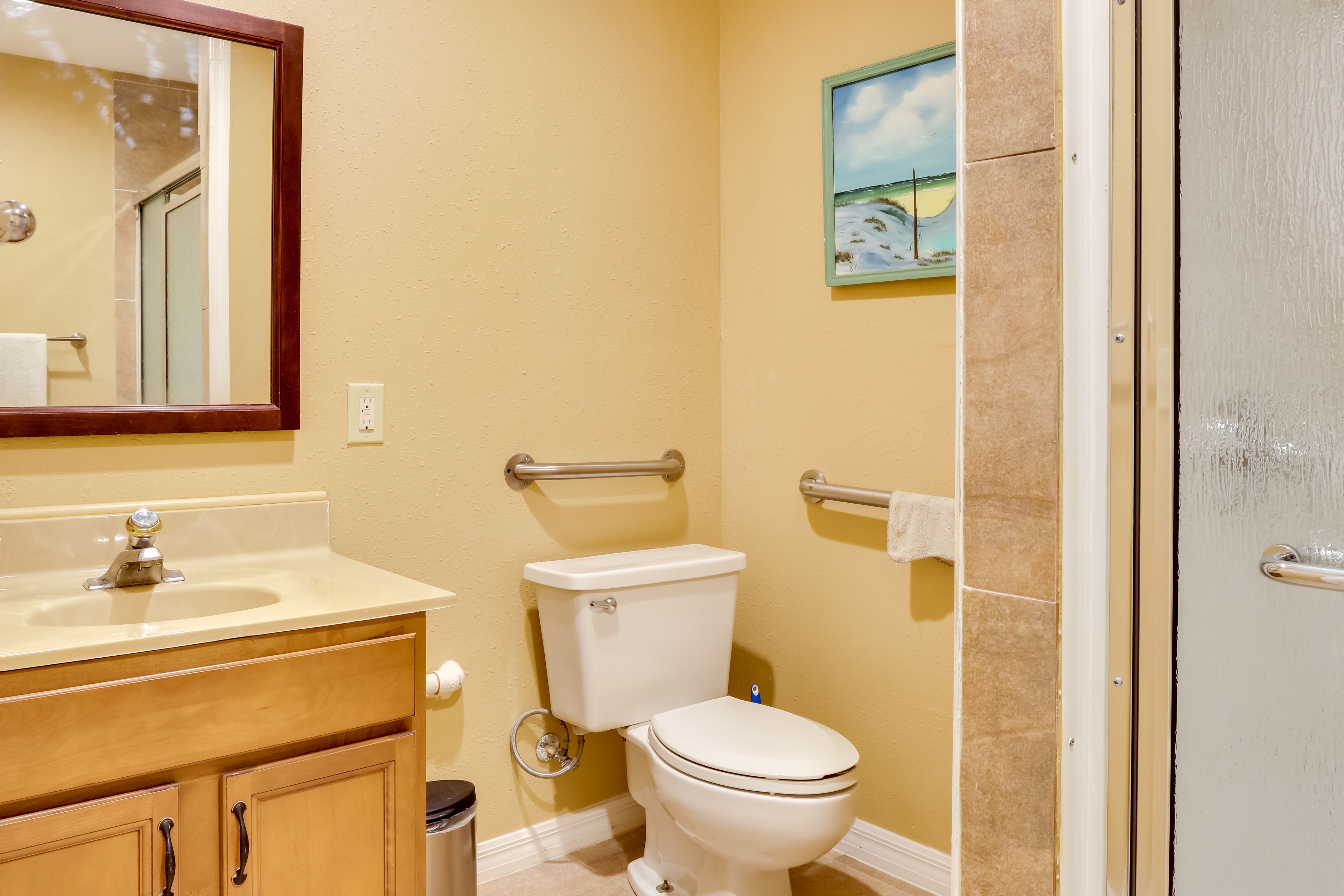 Full Bathroom | Walk-In Shower | Complimentary Toiletries | Towels Provided