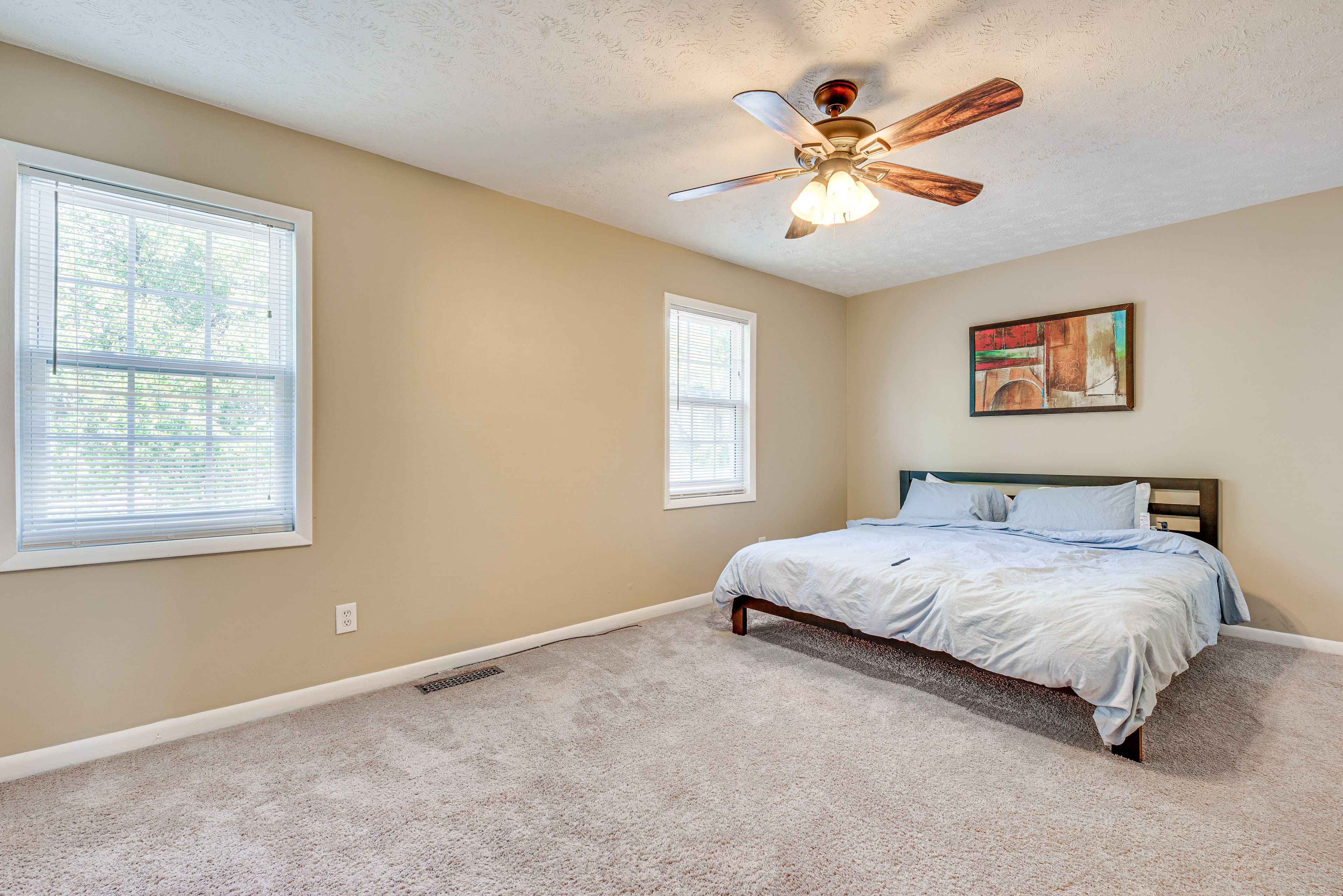 Bedroom 1 | King Bed | Smart TV | 2nd Floor