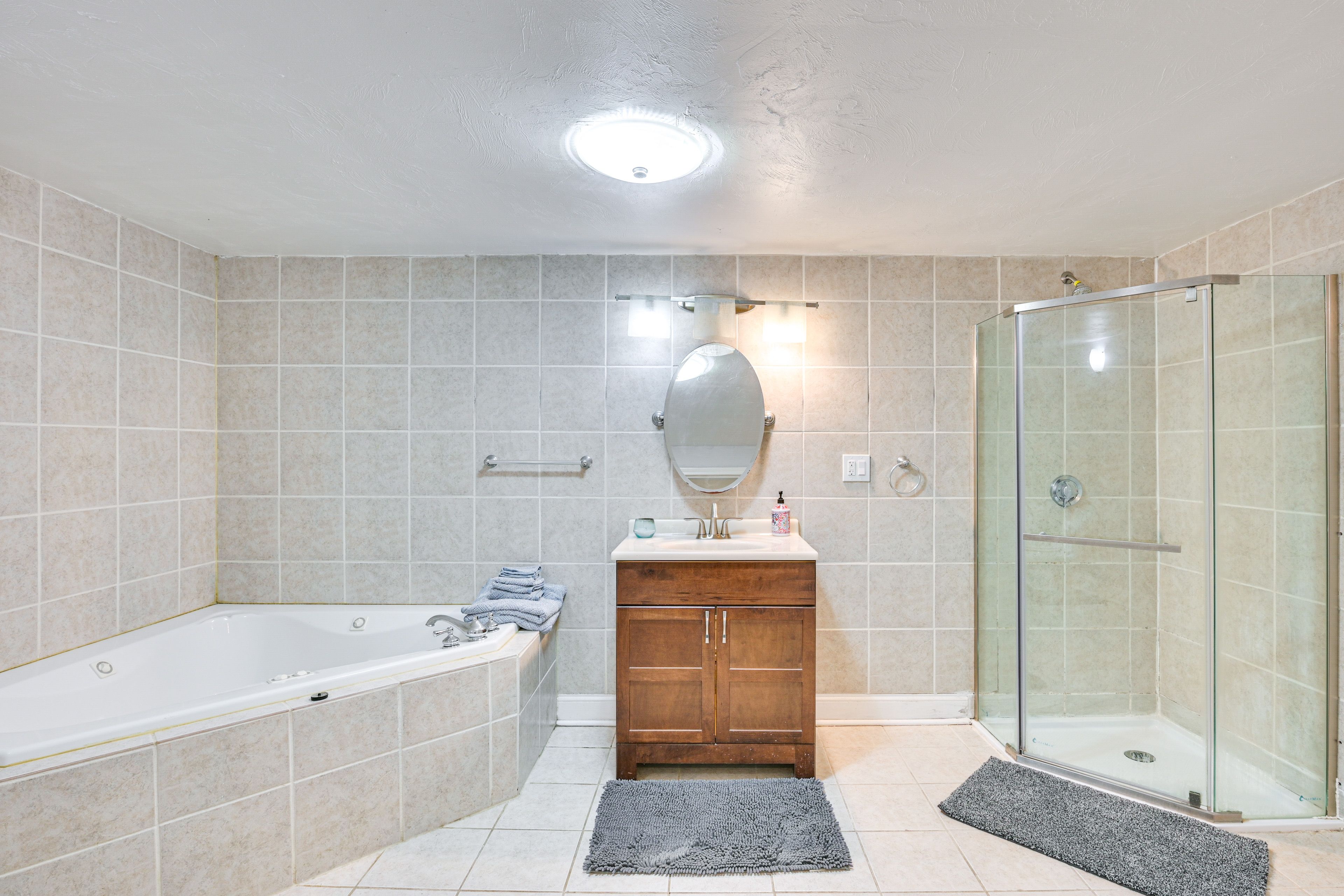 Bathroom | Complimentary Toiletries | Towels Provided