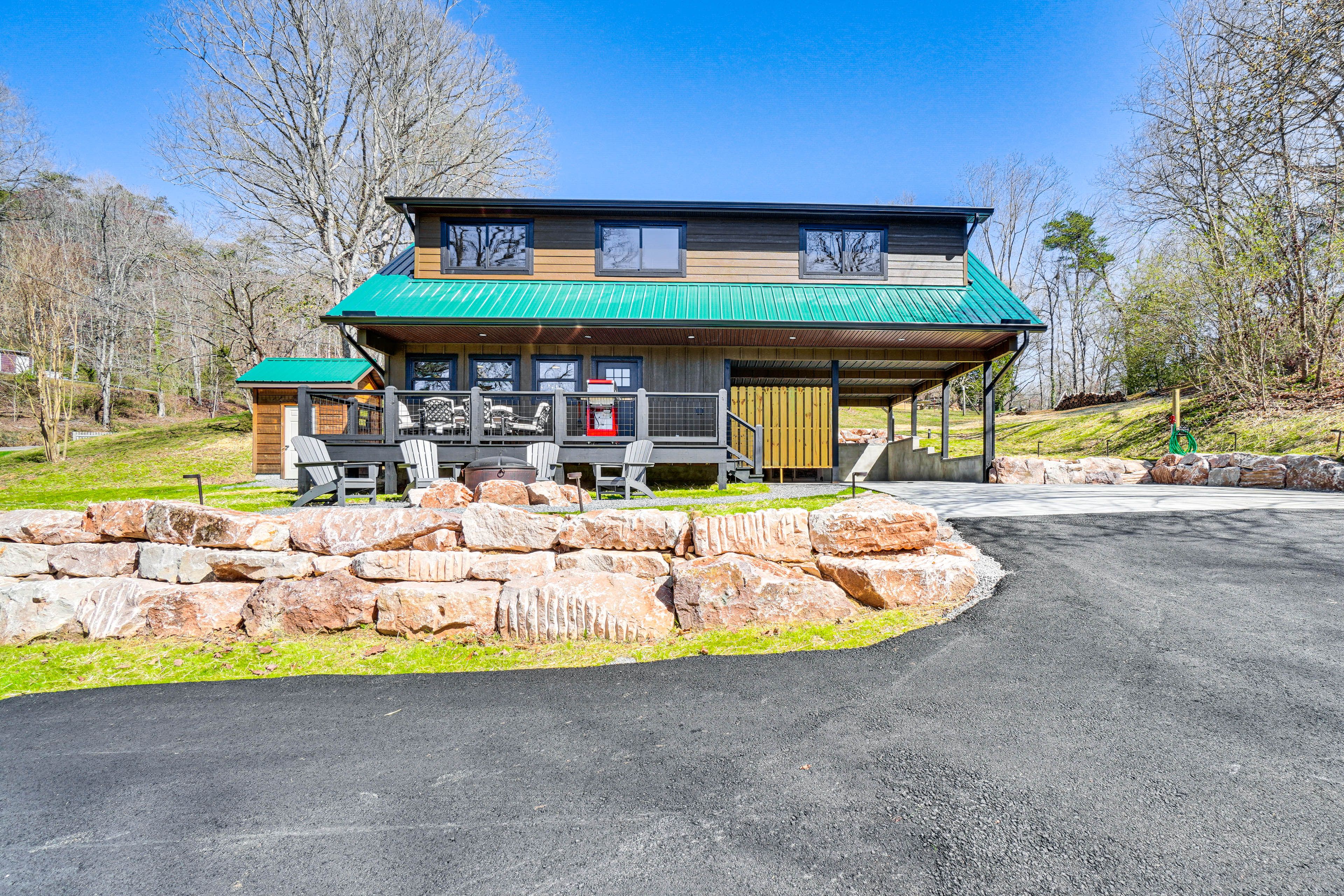 Exterior | Carport (2 Vehicles) | Driveway (4 Vehicles) | RV/Trailer Parking
