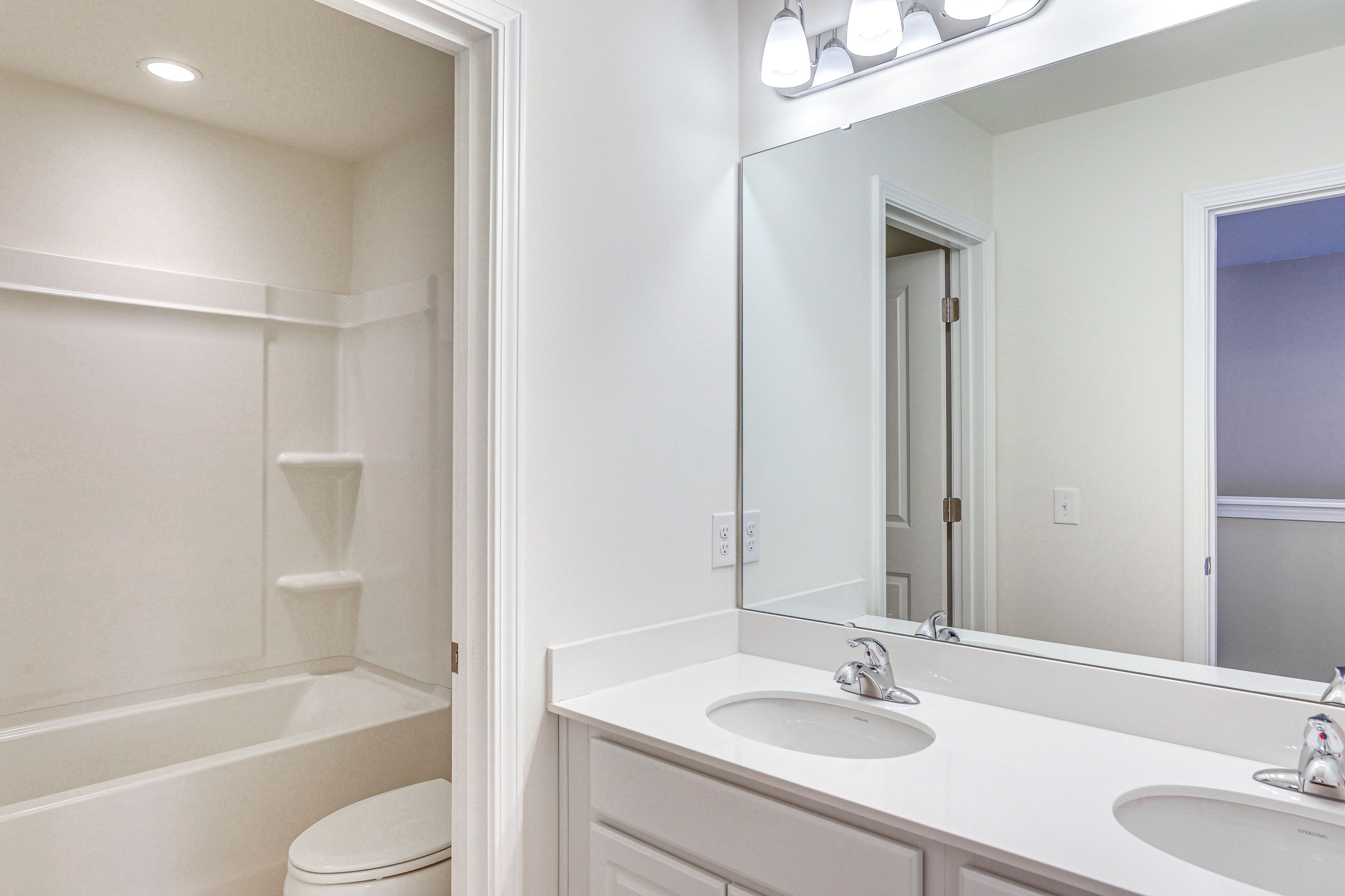 Full Bathroom | 2nd Floor