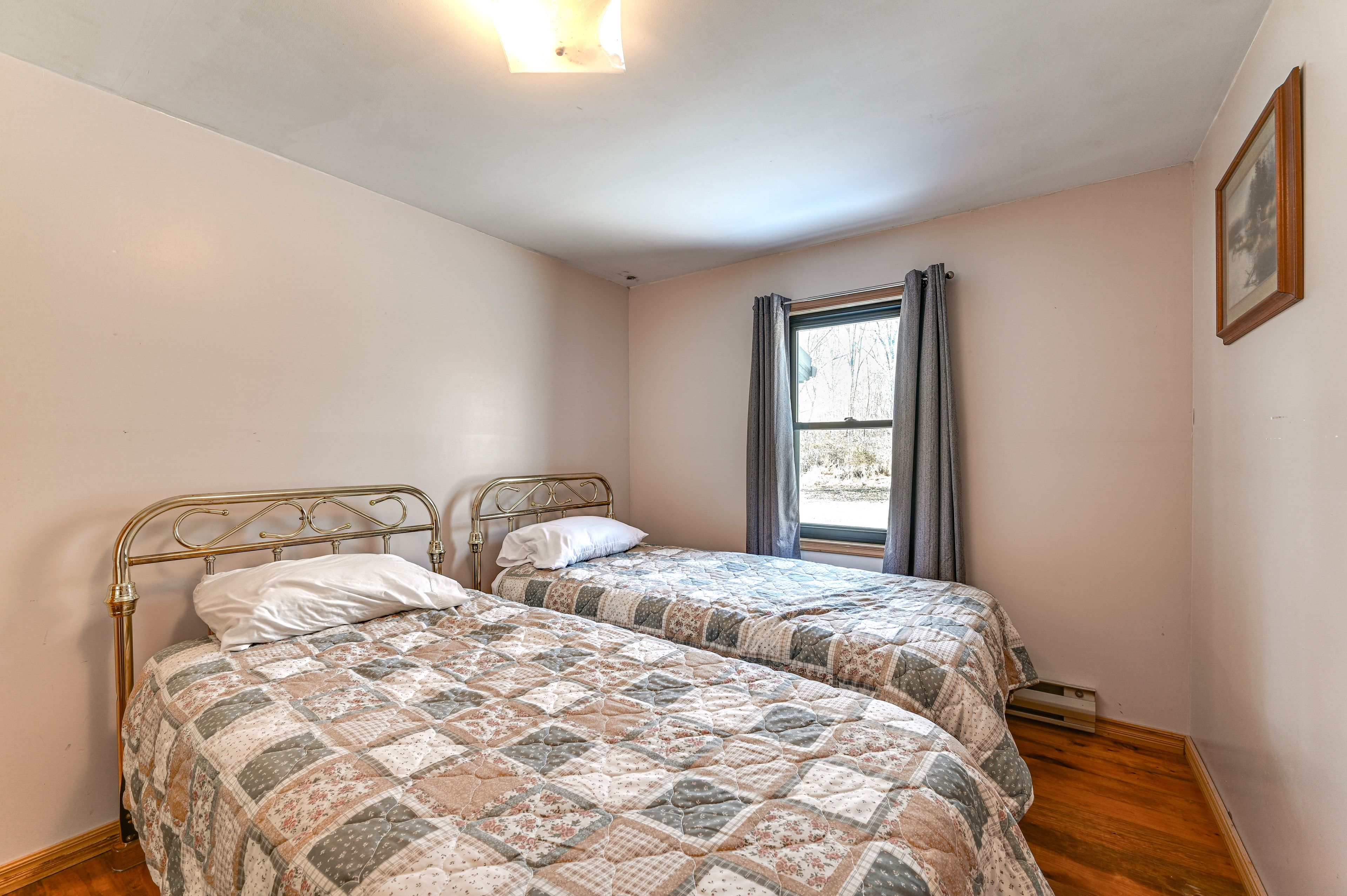 Bedroom 2 | 2 Twin Beds | 1st Floor