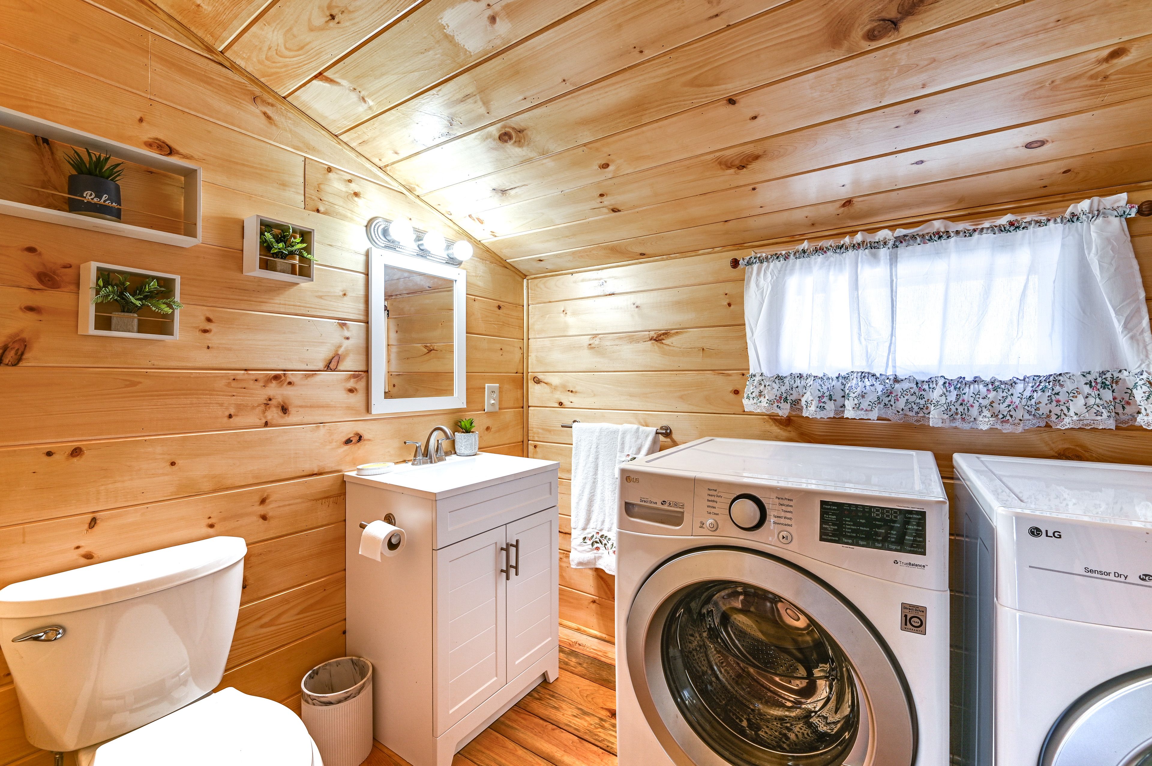 Full Bathroom | Washer & Dryer | 1st Floor