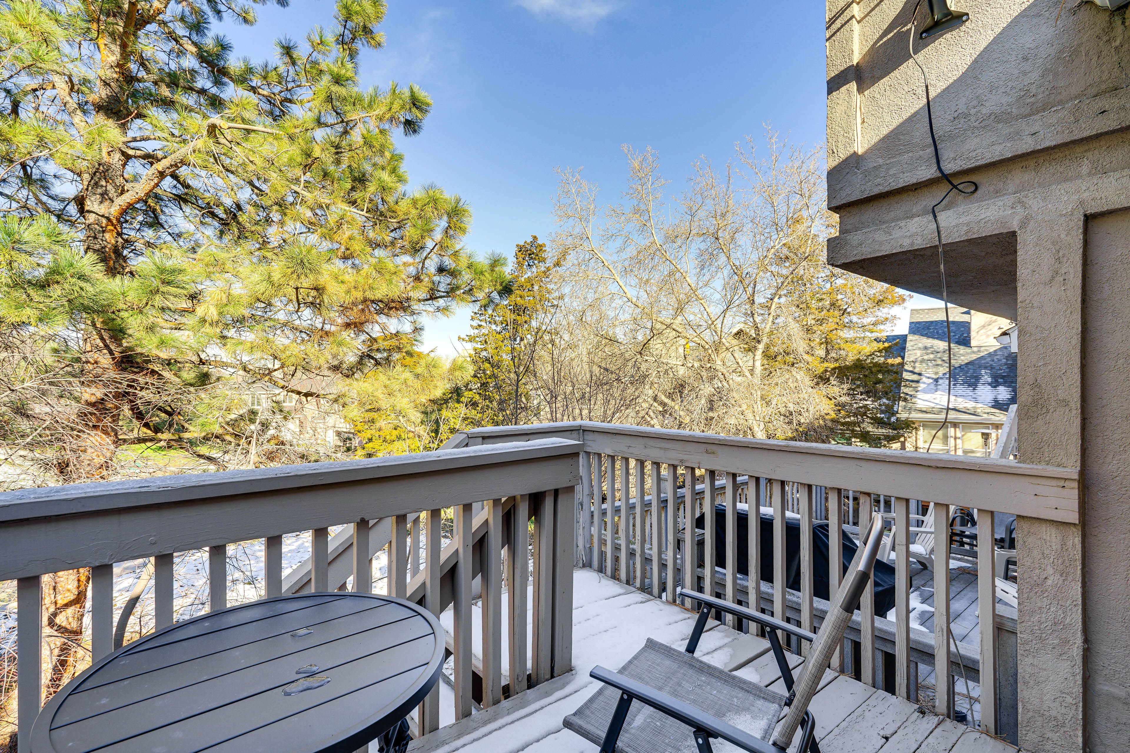 Deck | Dining Area