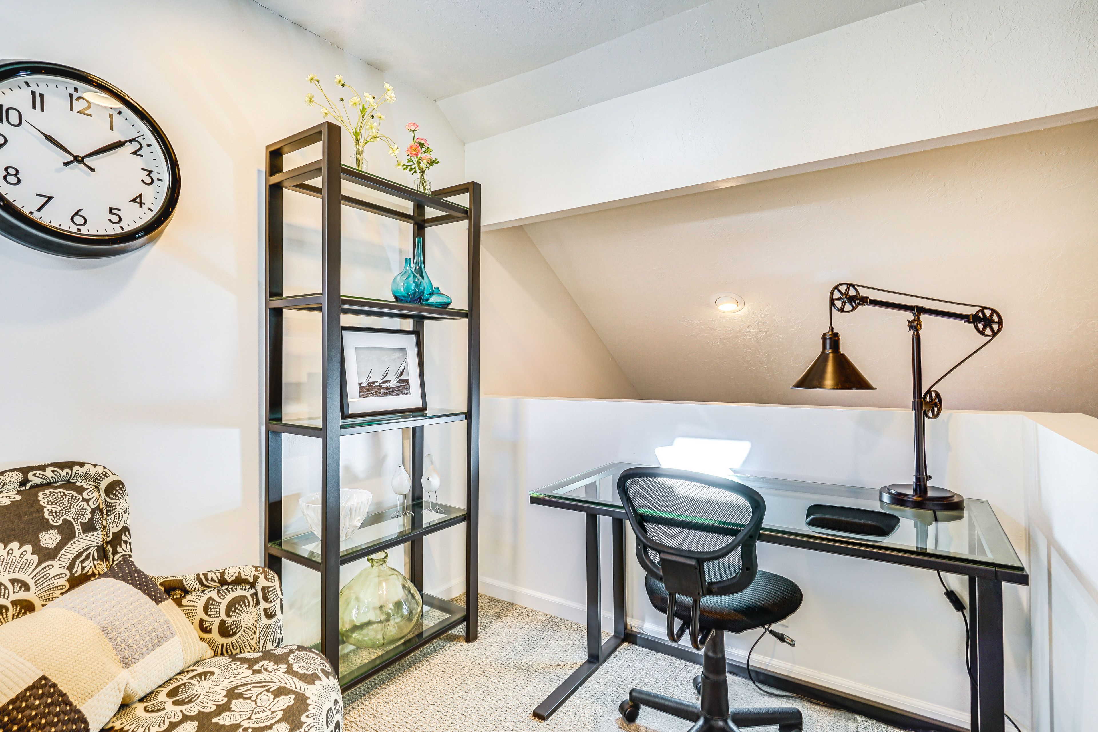 Office | Upper Level | Desk Workspace