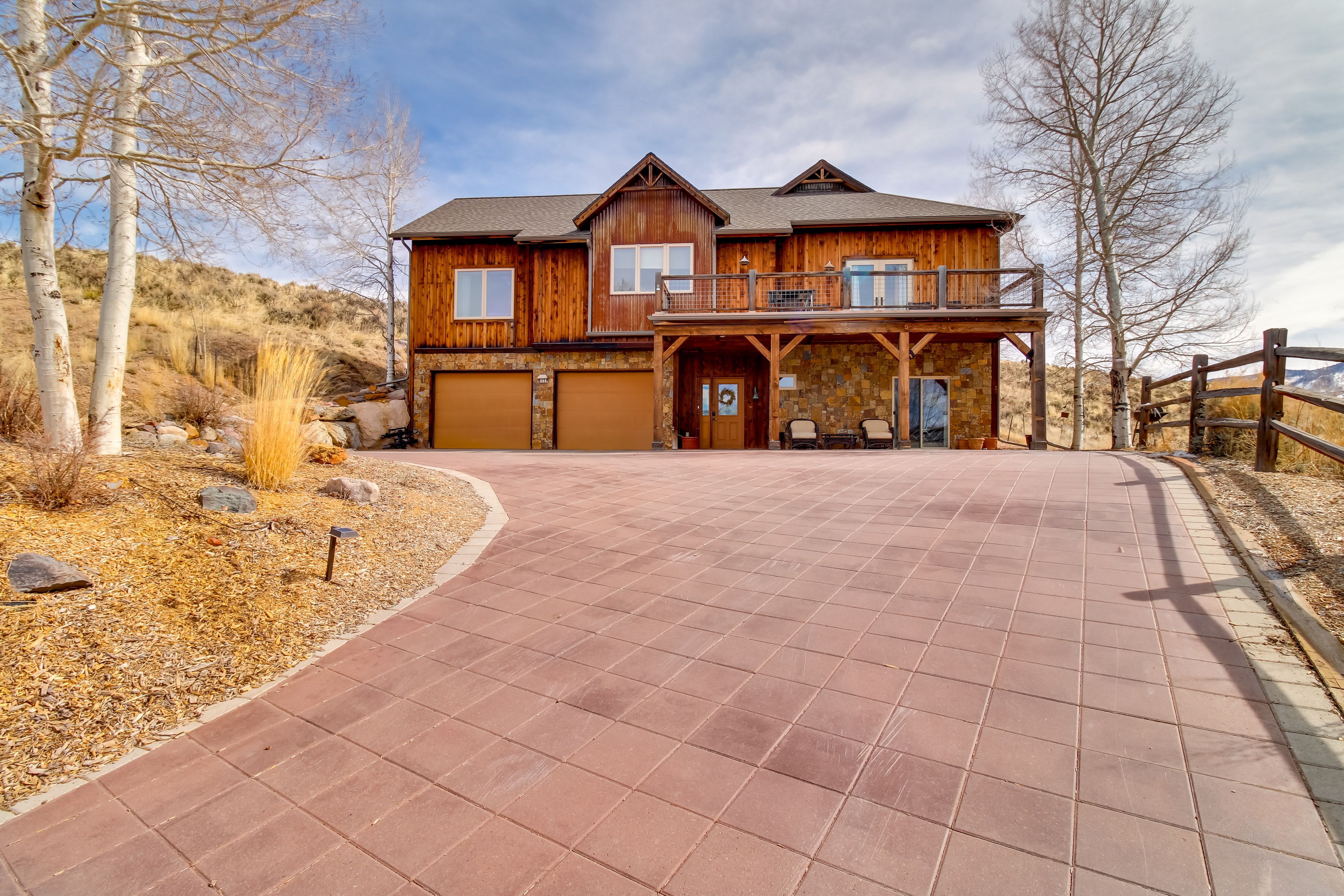 Parking | Shared Driveway (1 Vehicle) | RV/Trailer Parking | Free Street Parking