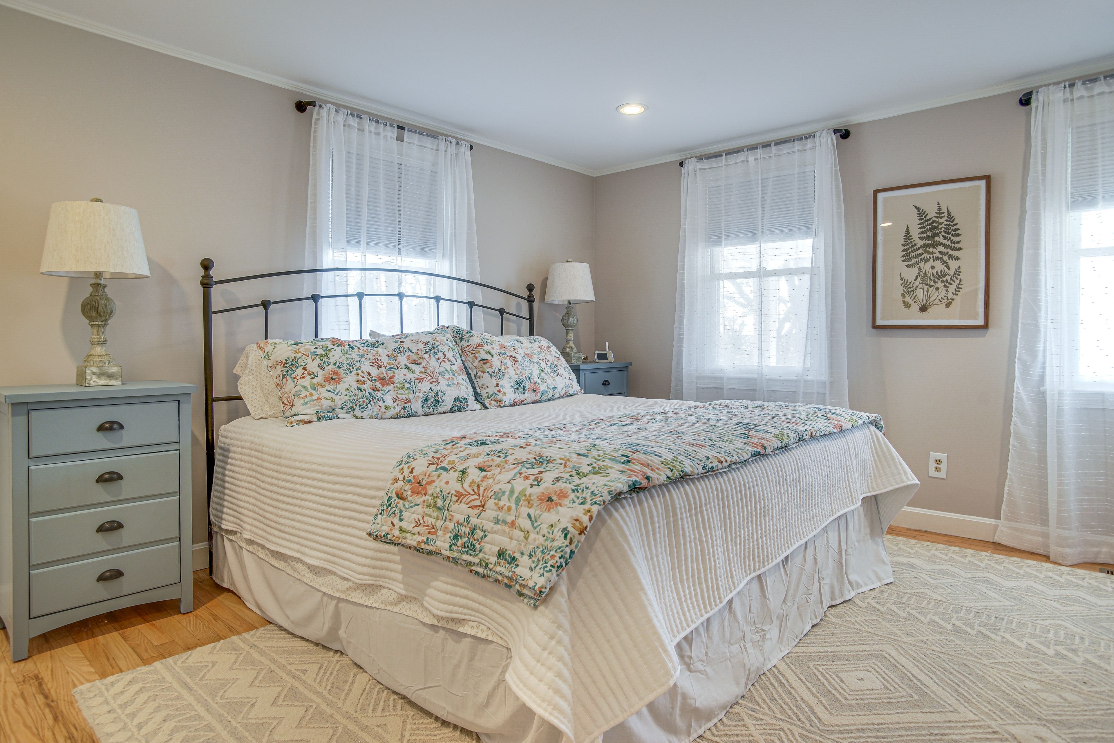 Bedroom 1 | King Bed | 1st Floor
