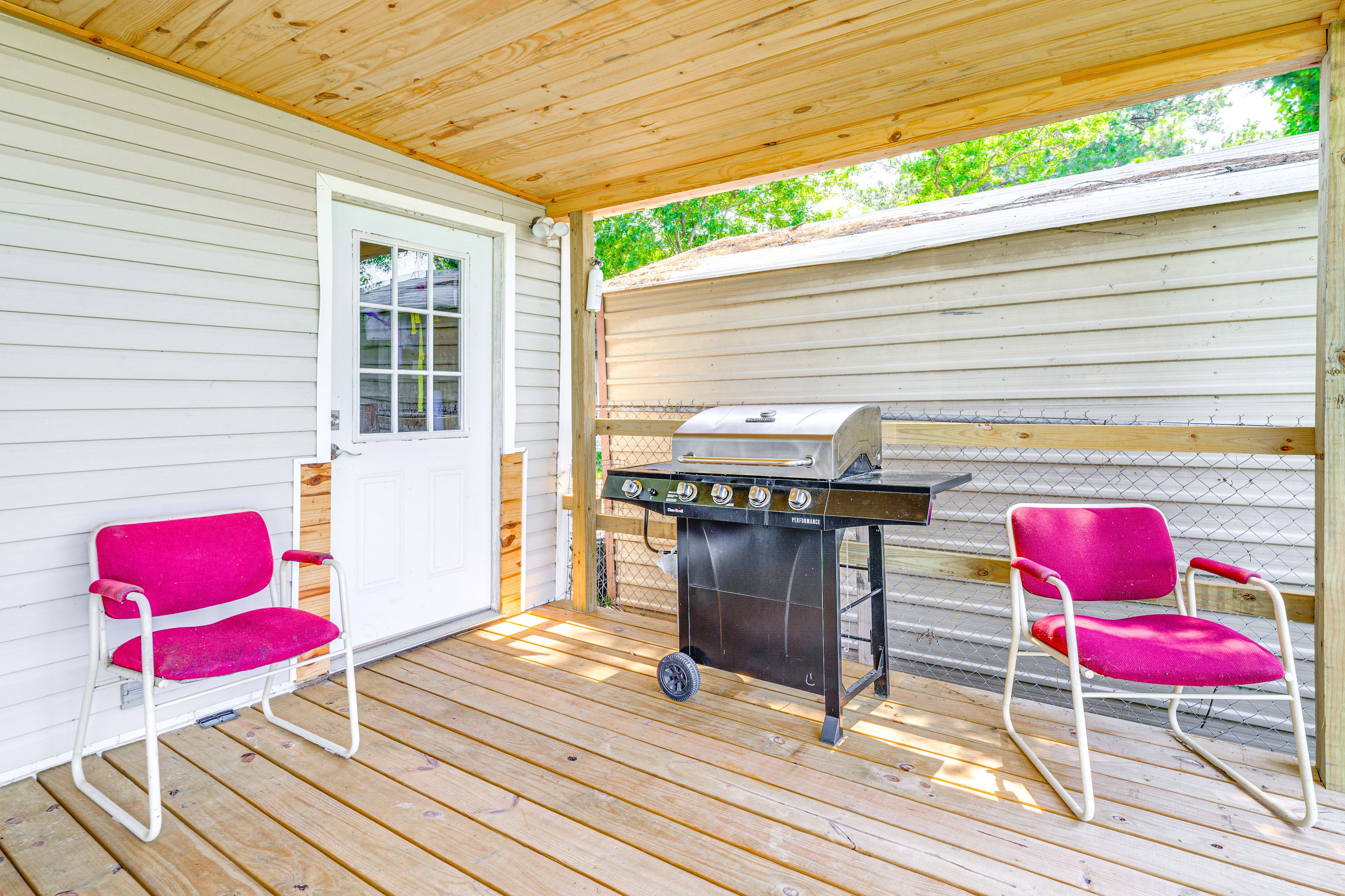 Deck | Gas & Charcoal Grills