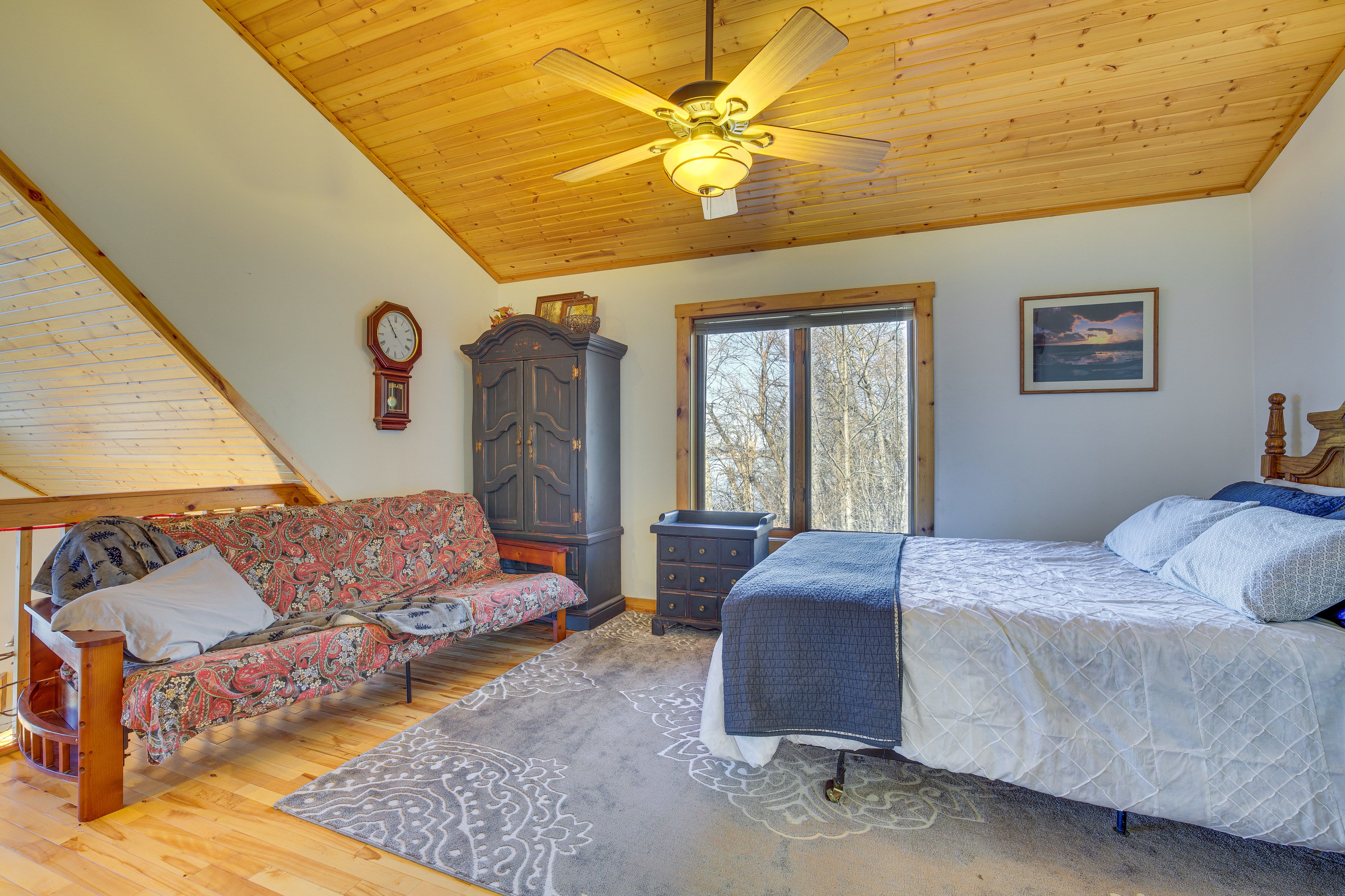 Loft | Upper Level | Queen Bed | Futon
