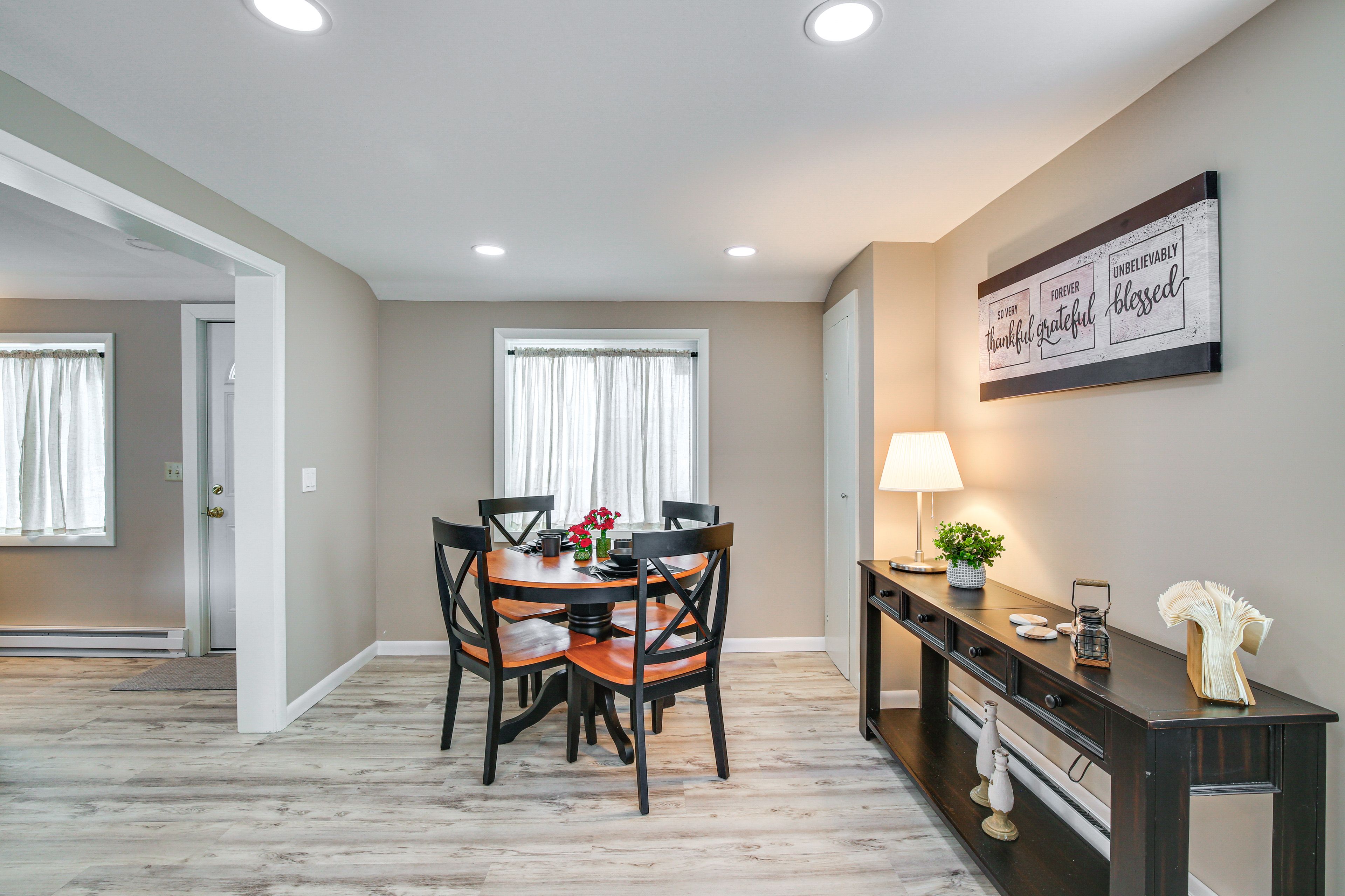 Dining Room | Dishware/Flatware Provided