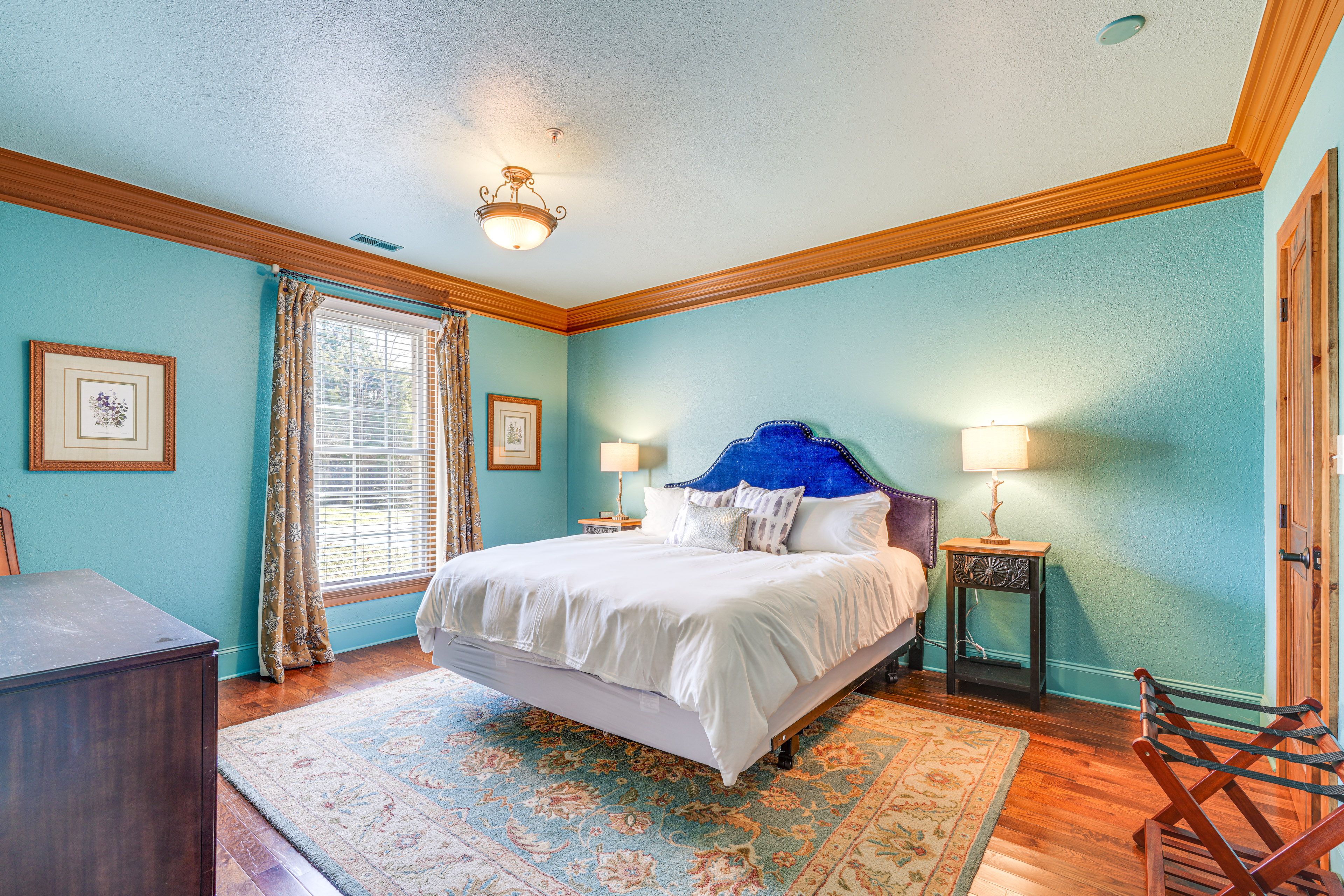 Bedroom 1 | 1st Floor | King Bed | Linens Provided