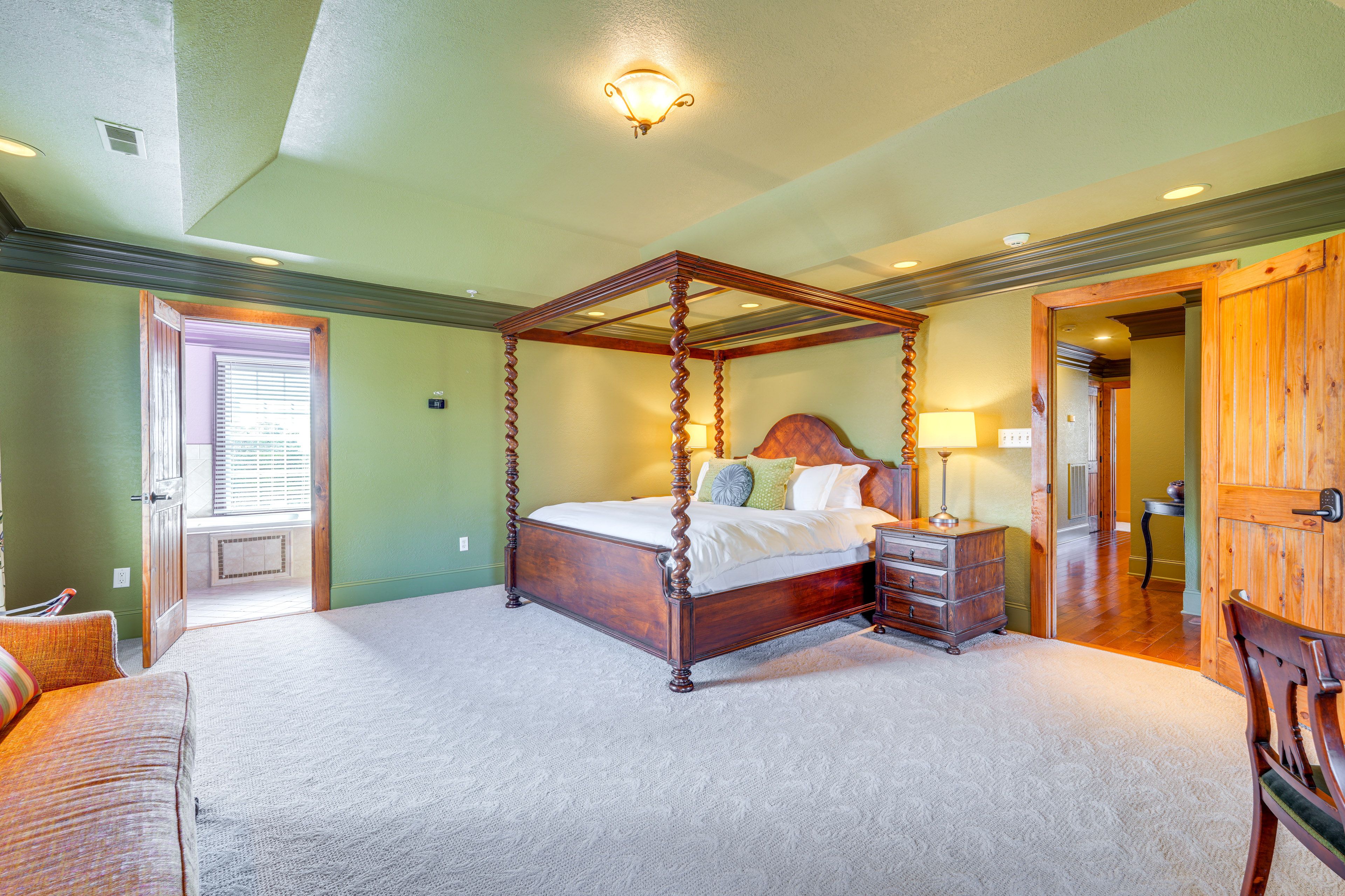 Bedroom 2 | 2nd Floor | King Bed | Desk Workspace