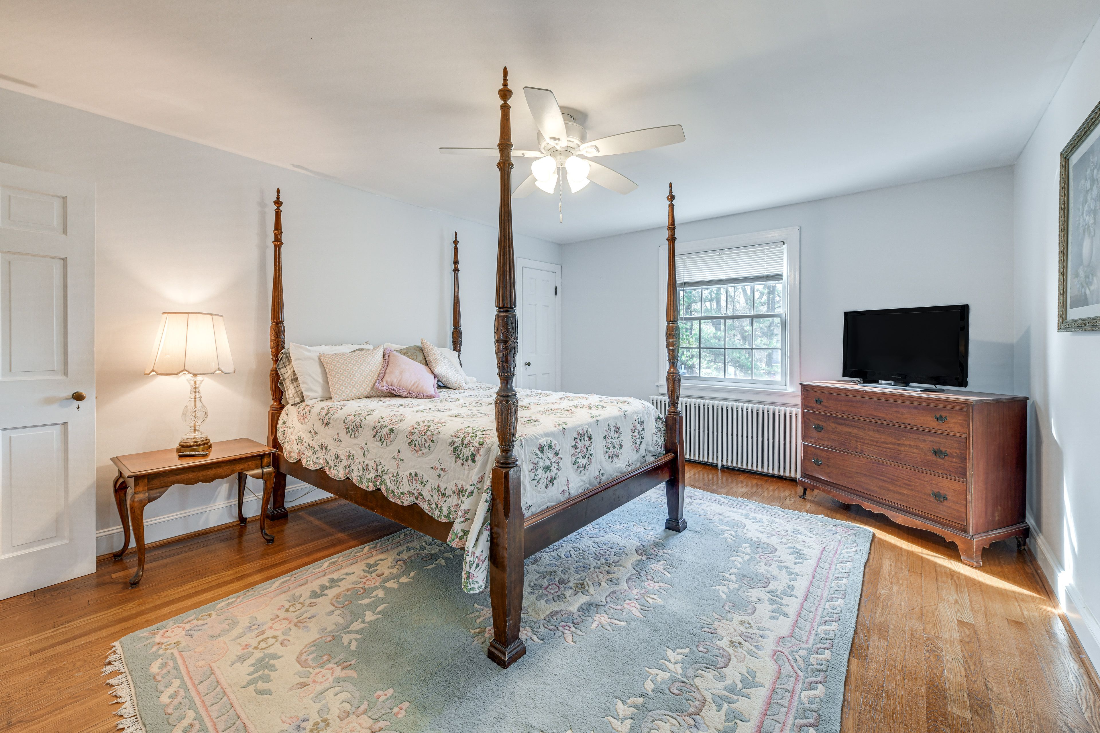 Bedroom 1 | Queen Bed | Linens Provided | 2nd Floor