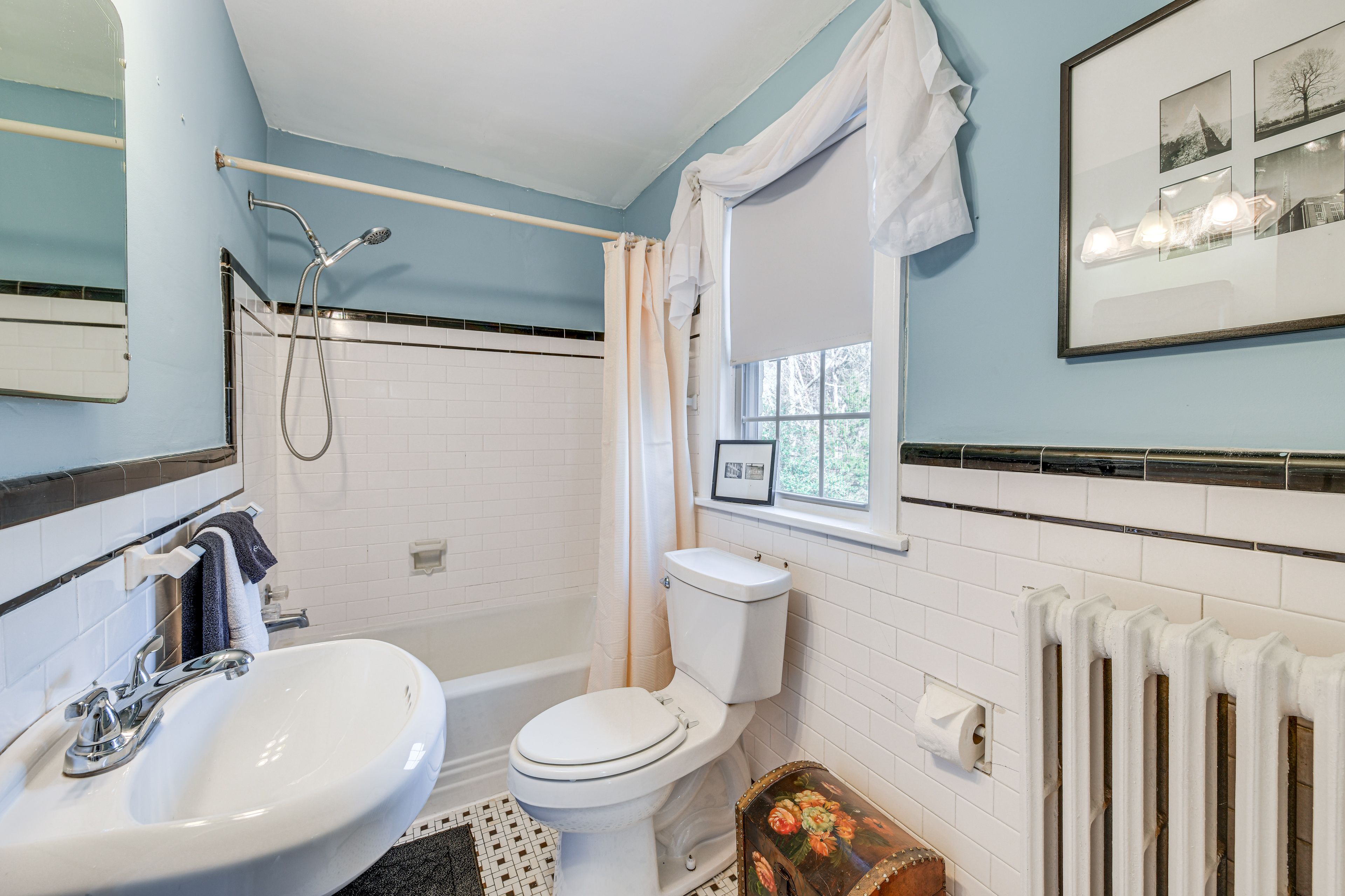 Full Bathroom | 2nd Floor