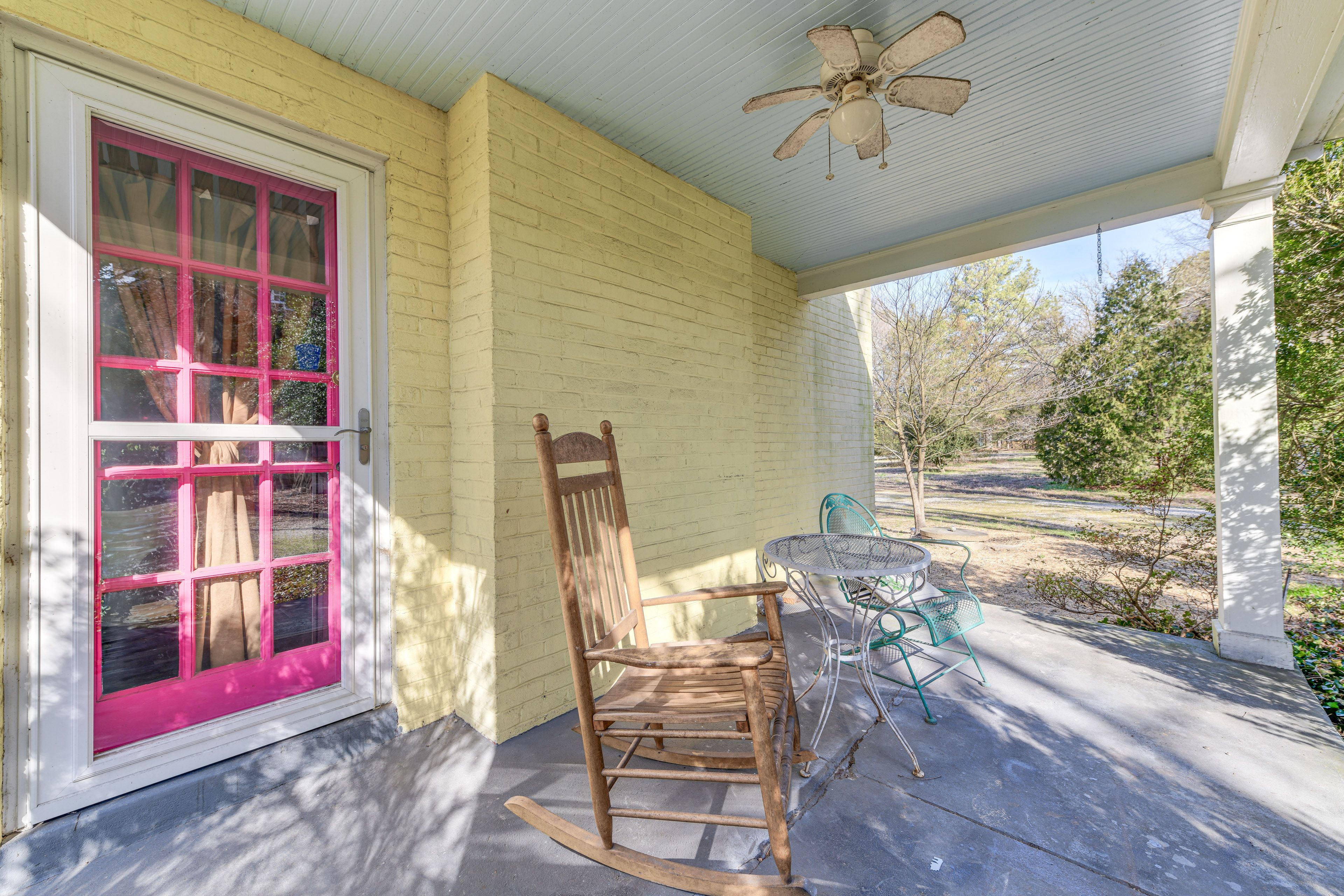 Patio | Outdoor Seating