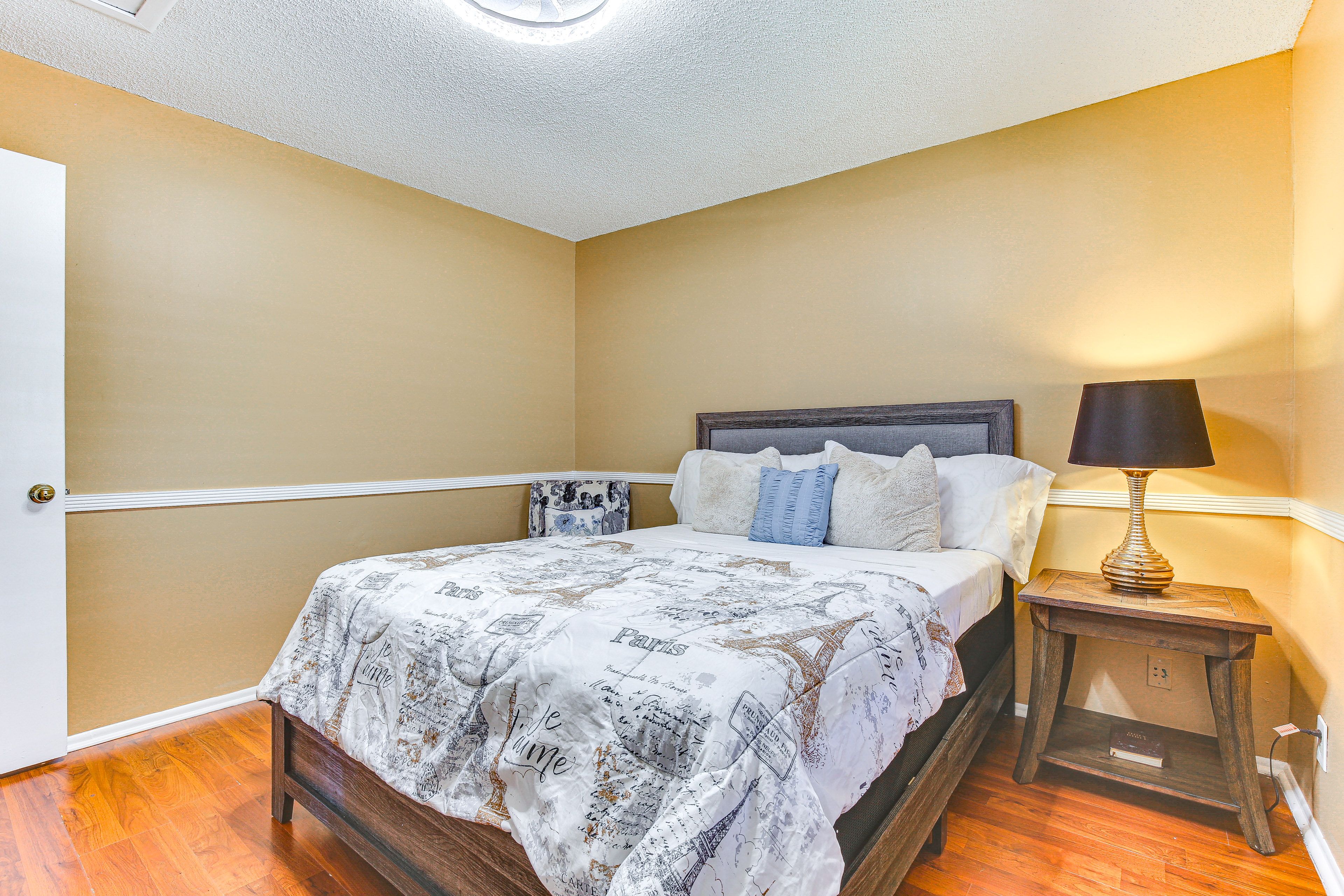 Bedroom 4 | Queen Bed | Smart TV