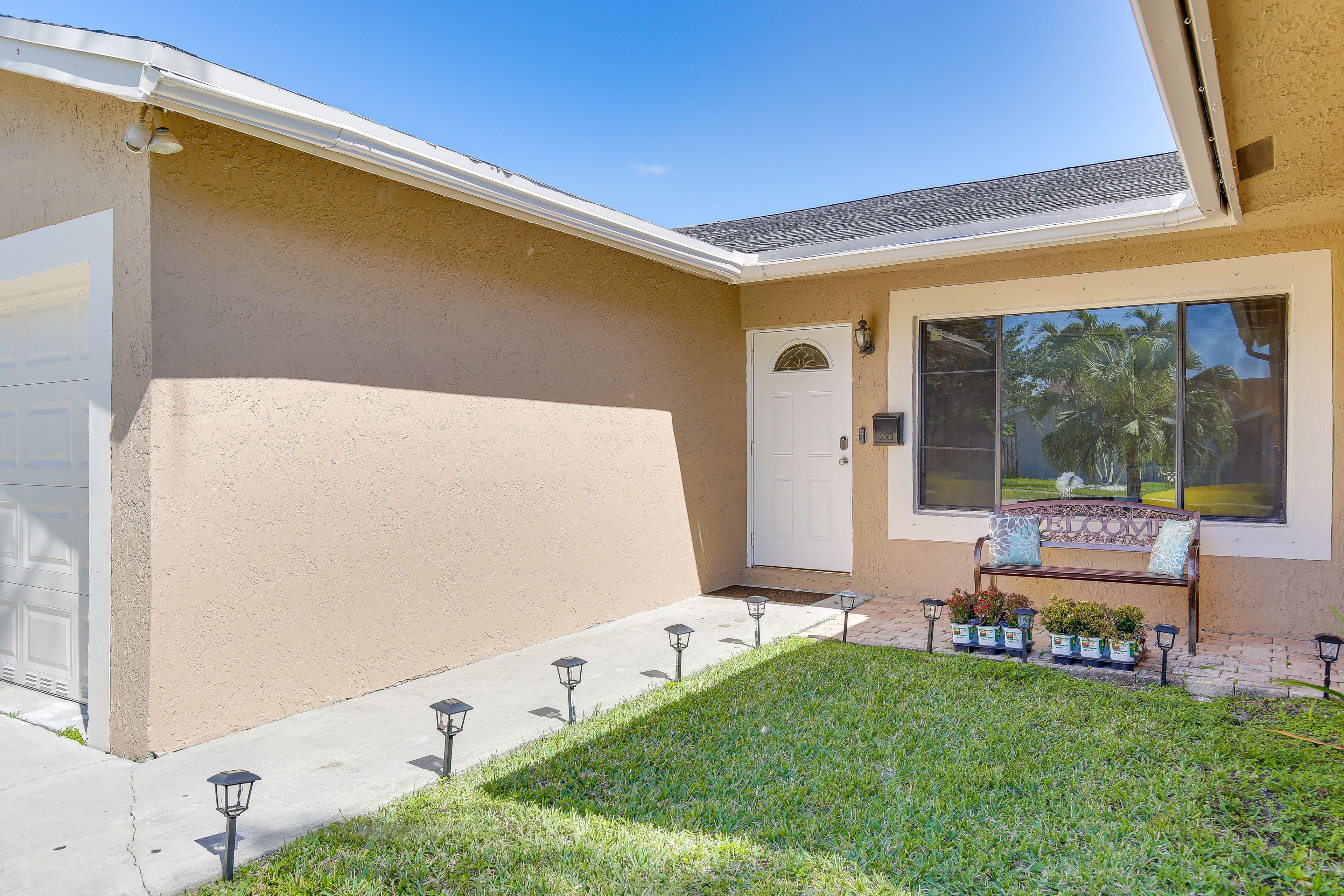 Entryway | Outdoor Seating