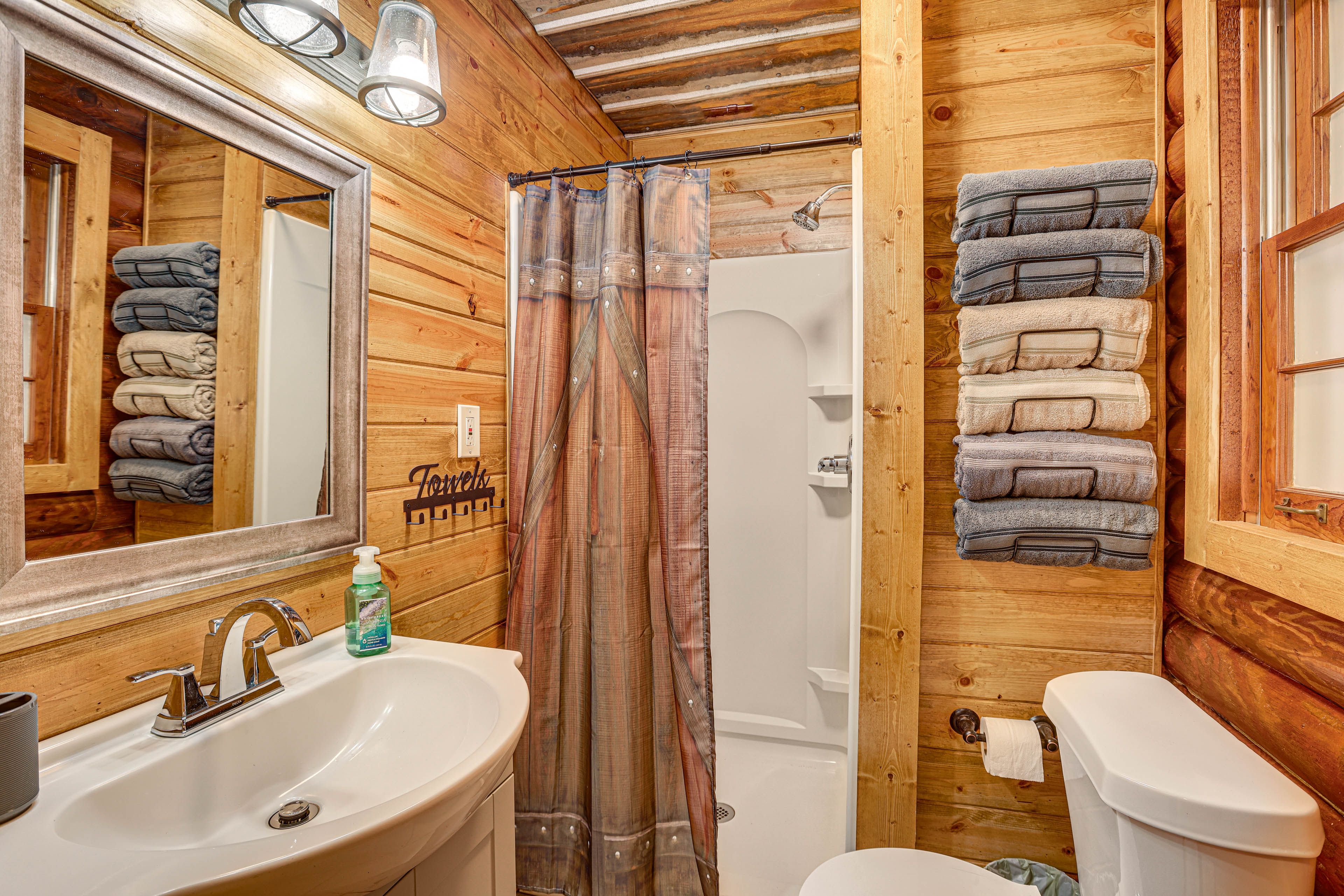 Full Bathroom | 1st Floor