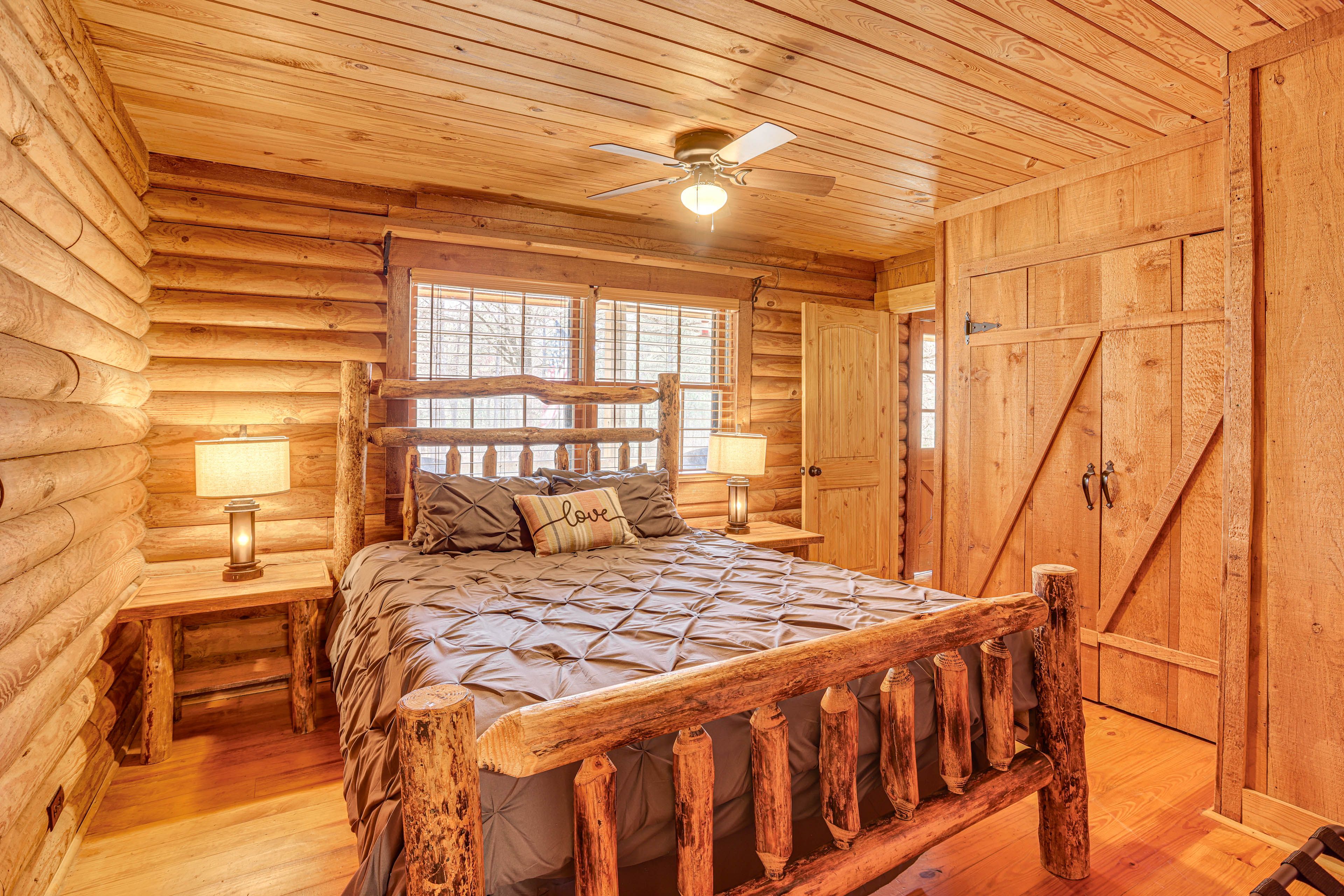 Bedroom 3 | 1st Floor | Queen Bed | Smart TV