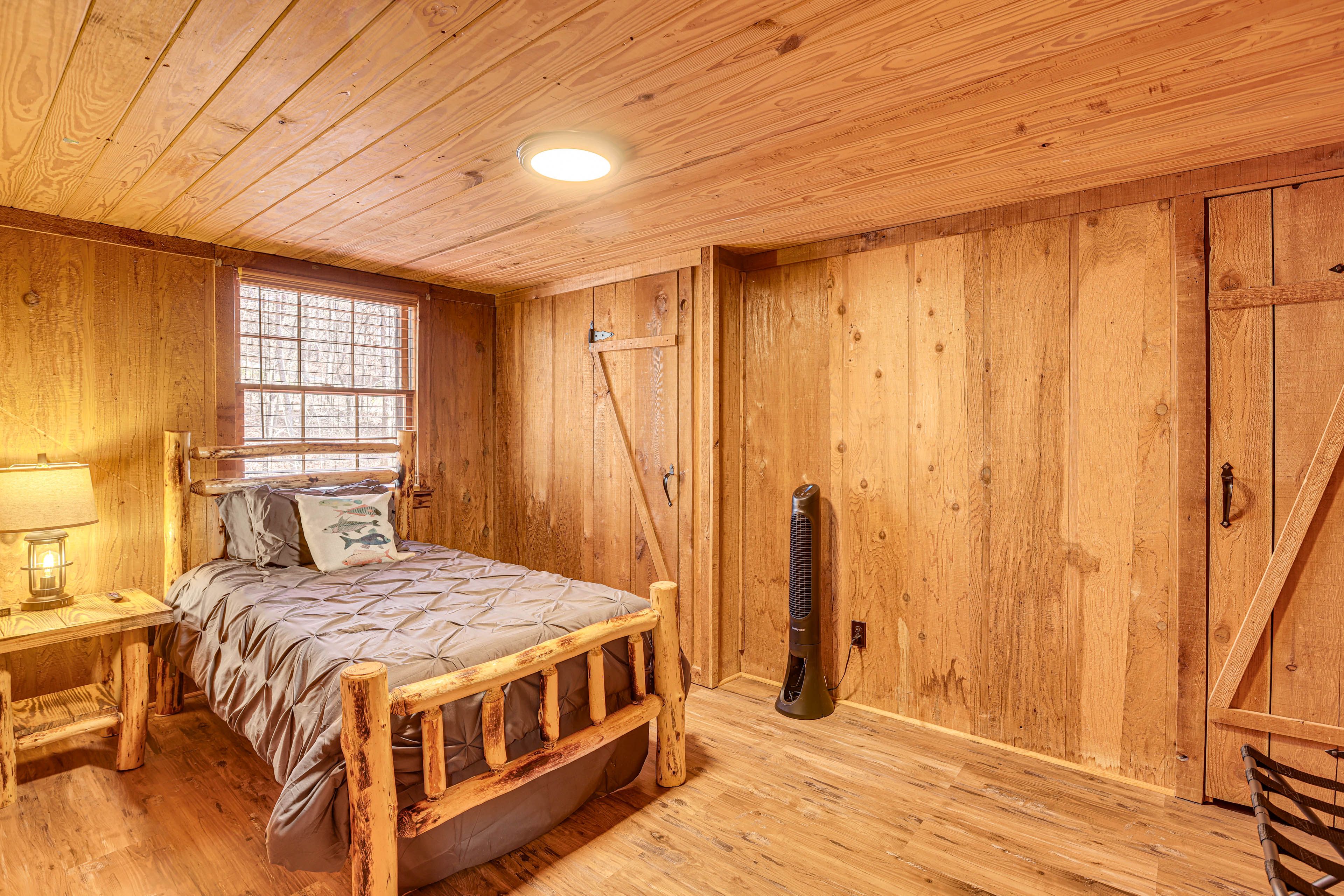 Bedroom 2 | 2nd Floor | Twin Bed | Linens Provided | Smart TV