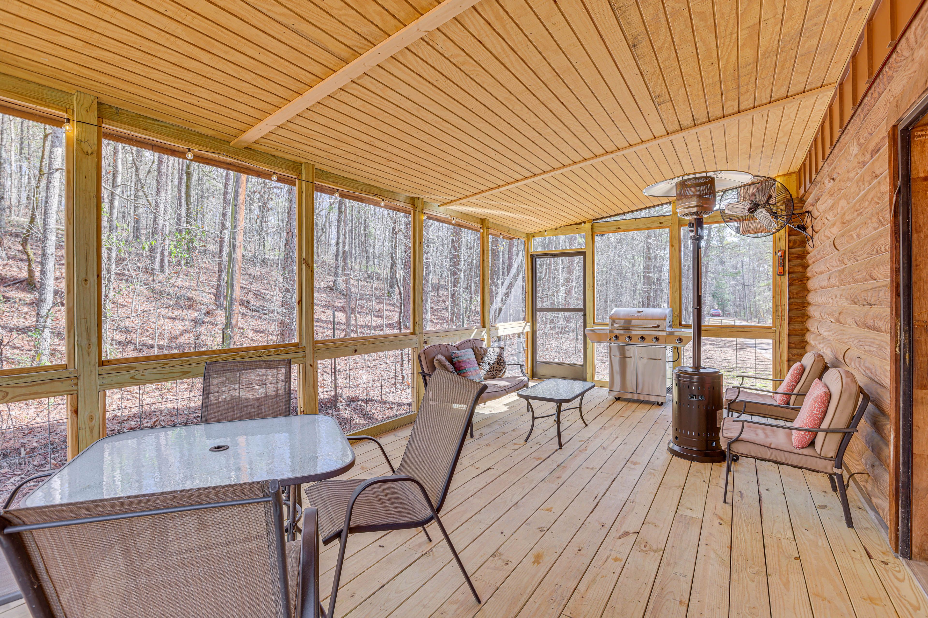 Screened Porch | Gas Grill | Dining Area