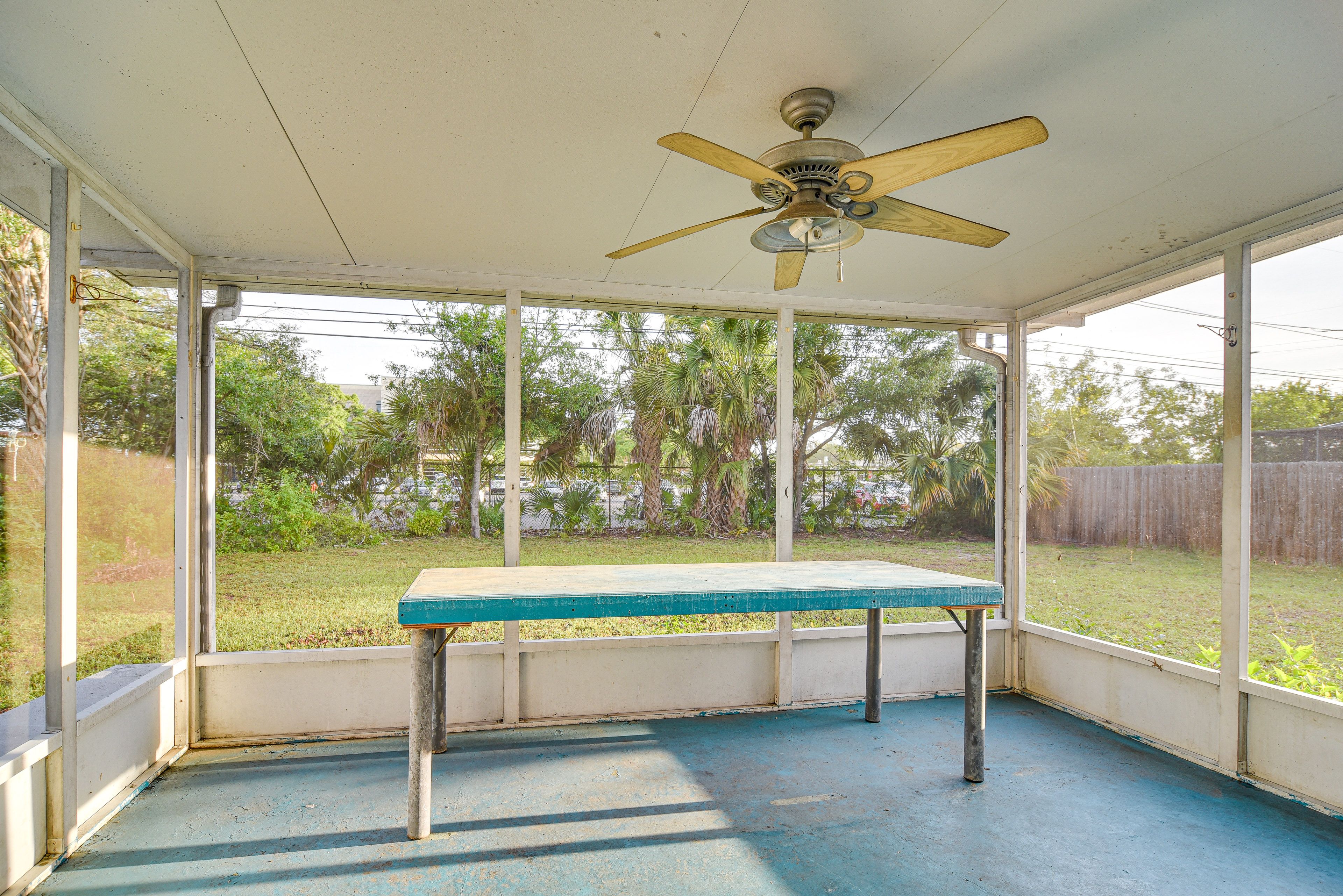 House Exterior | Screened Patio
