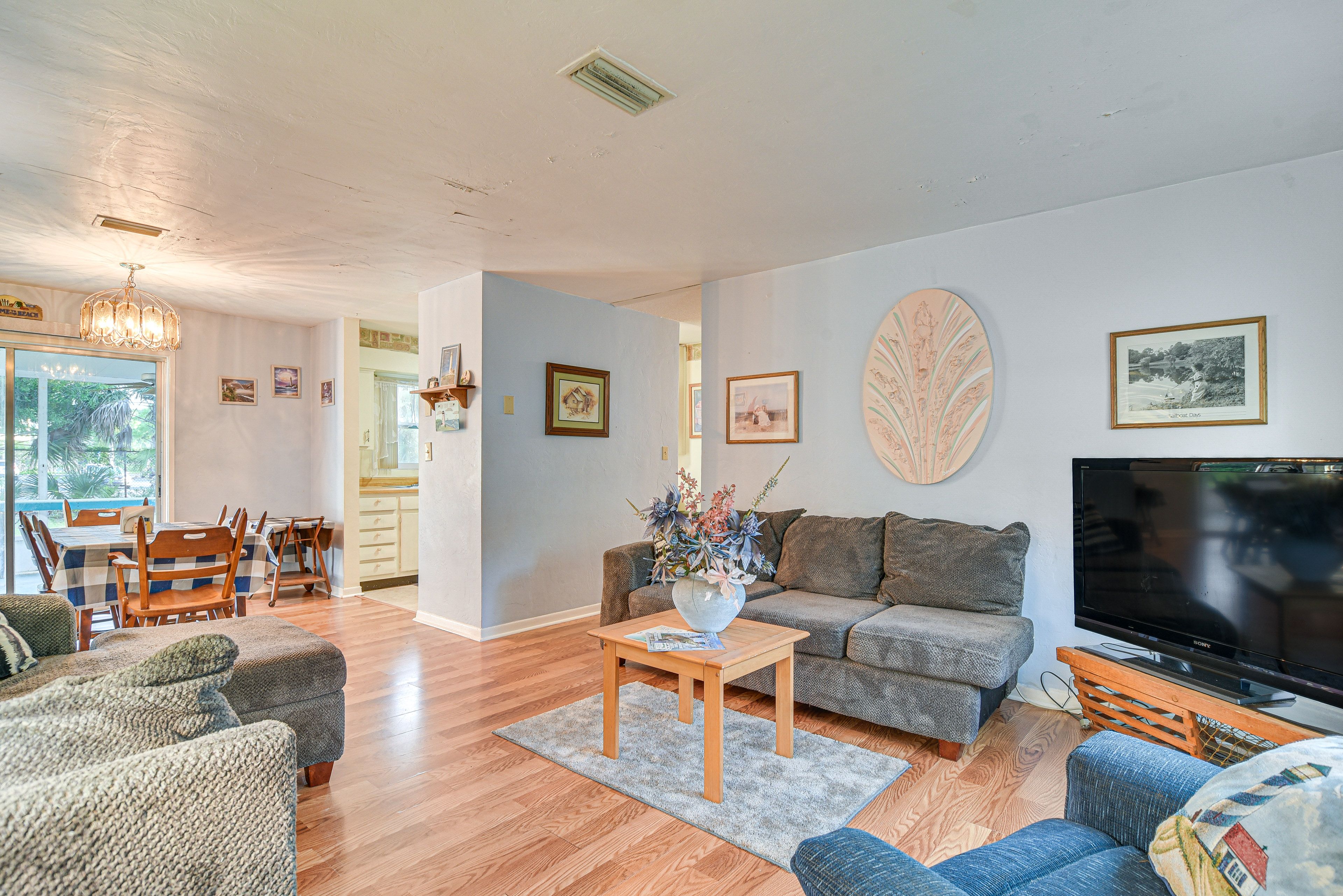 Clearwater Vacation Rental | 3BR | 1BA | 2 Steps to Enter | 1,000 Sq Ft