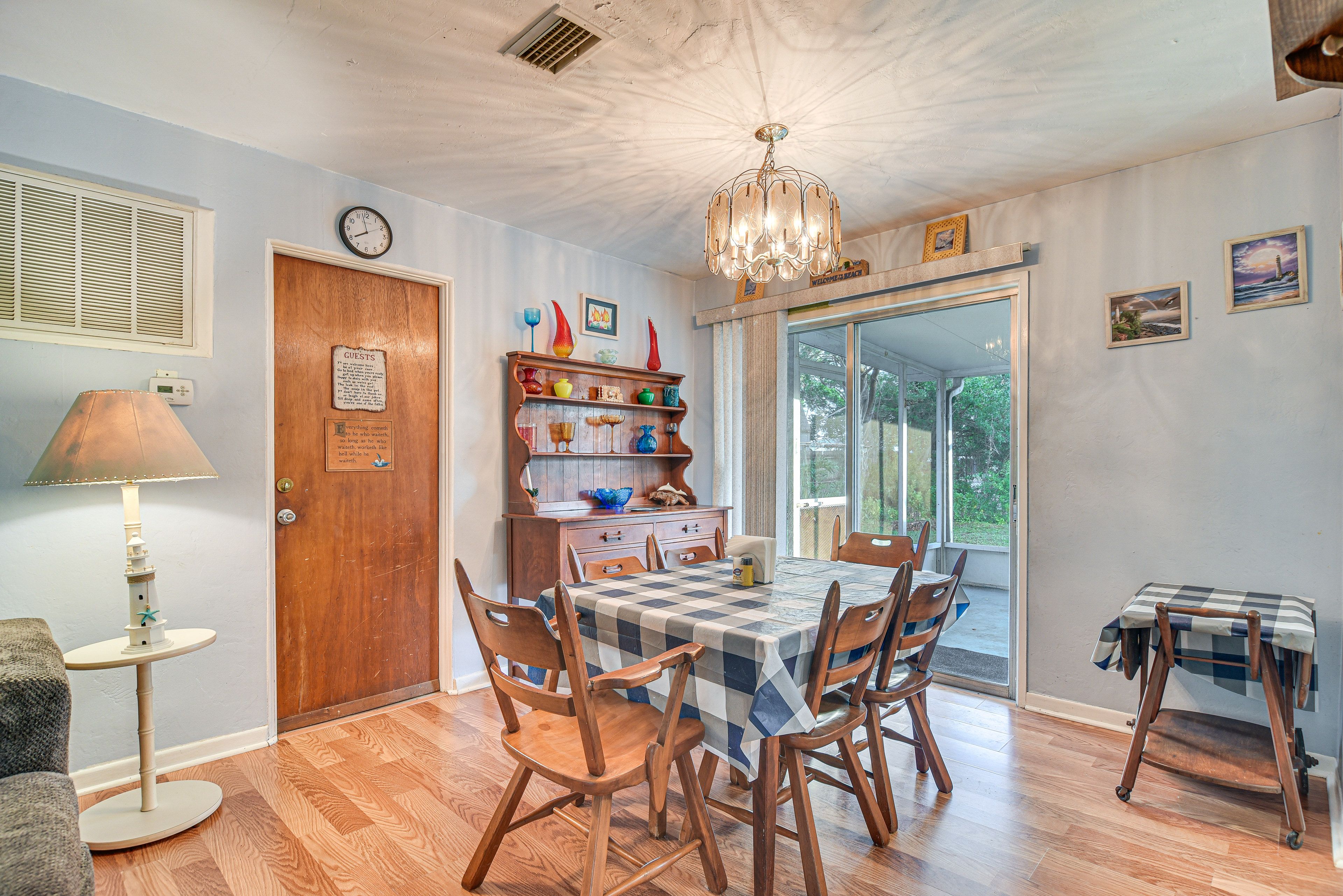 Dining Area | Dishware/Flatware