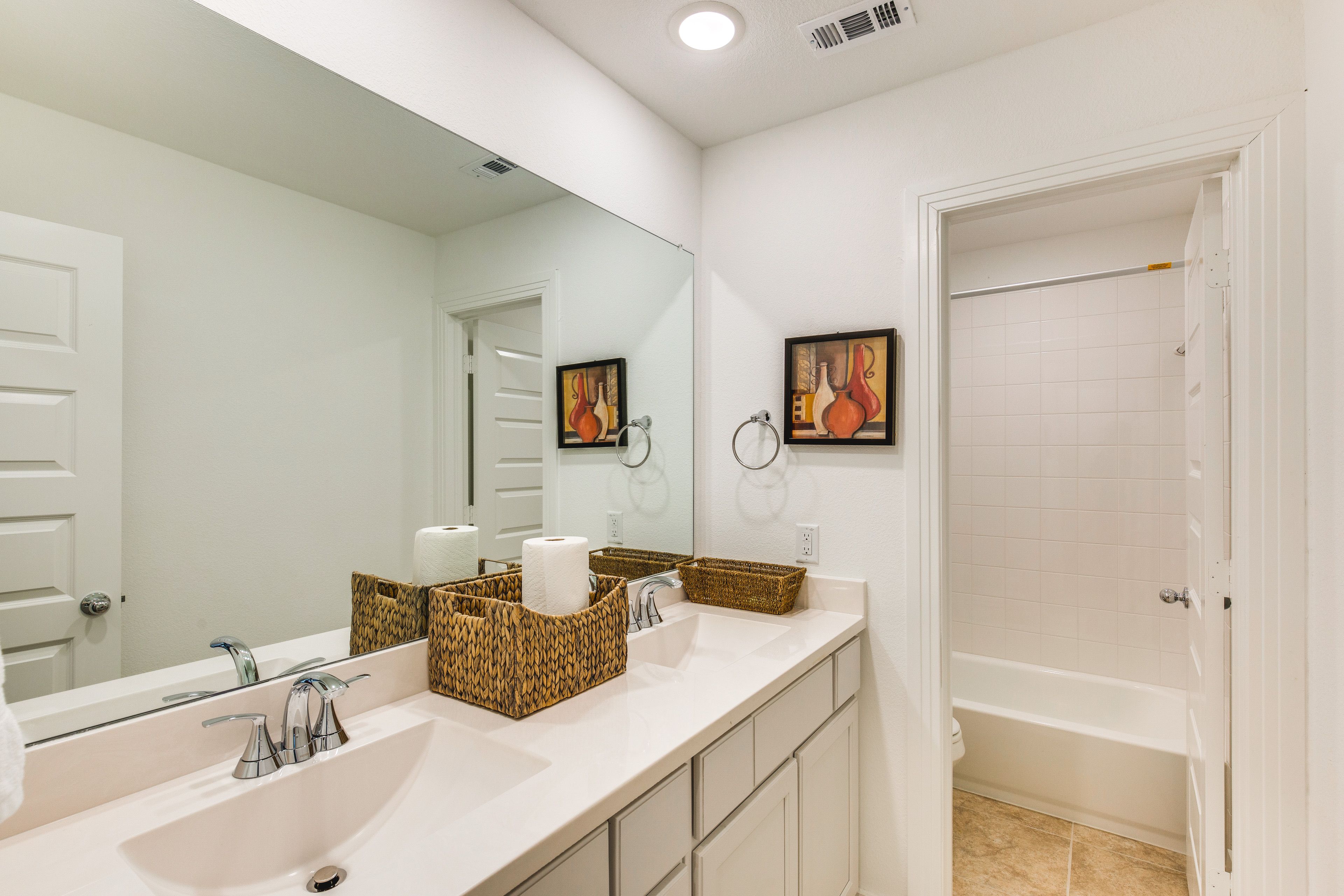 Bathroom | 2nd Floor