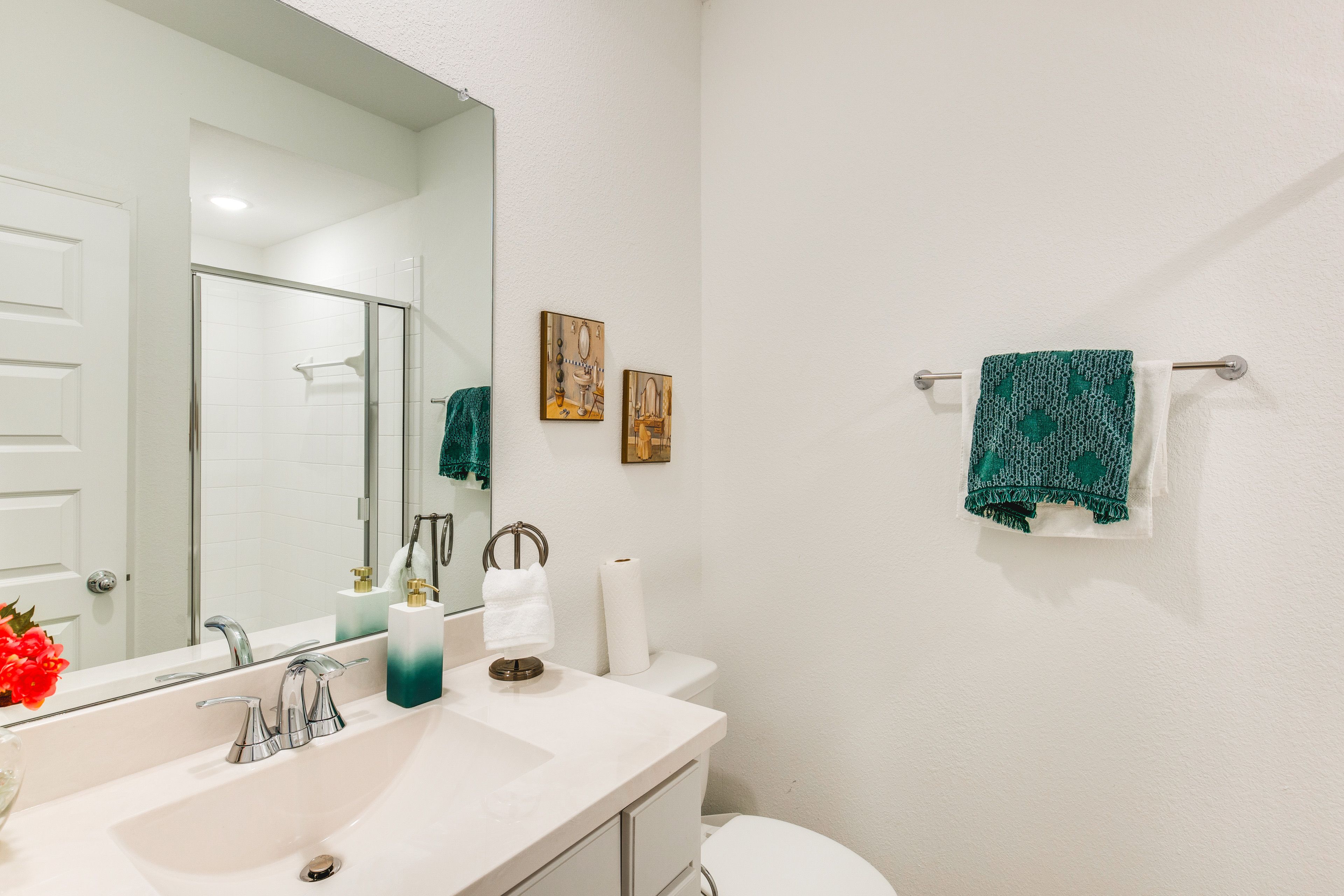 Bathroom | 2nd Floor
