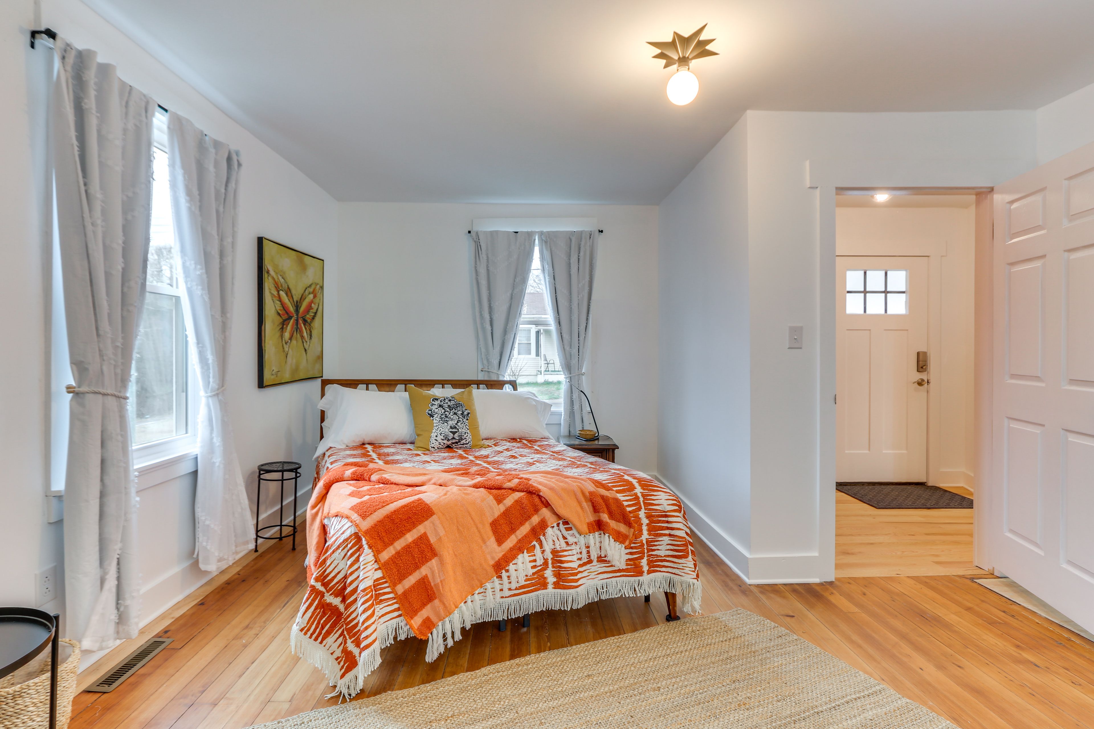 Bedroom 2 | Queen Bed
