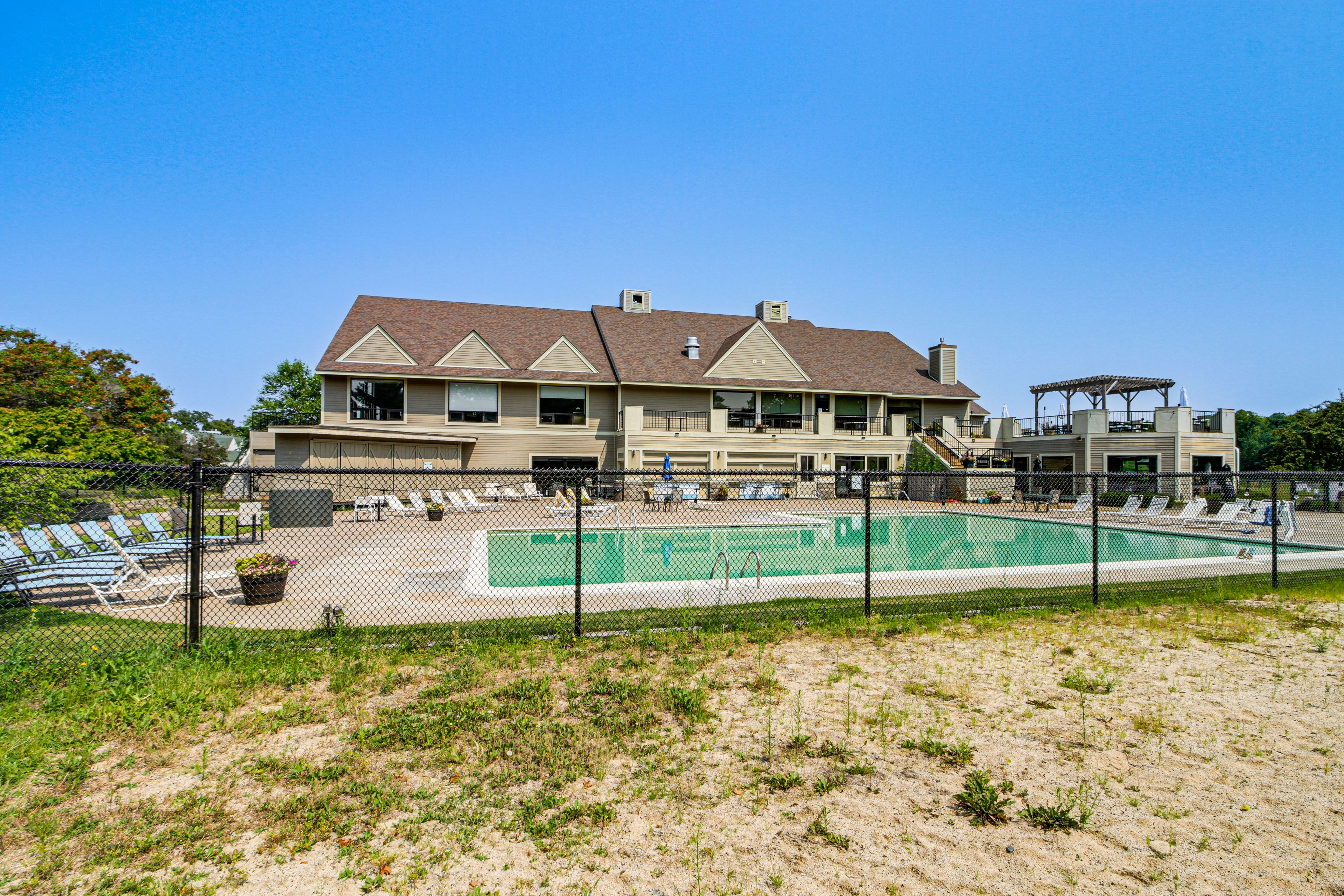 Community Amenities | Seasonal Pool | Hot Tub