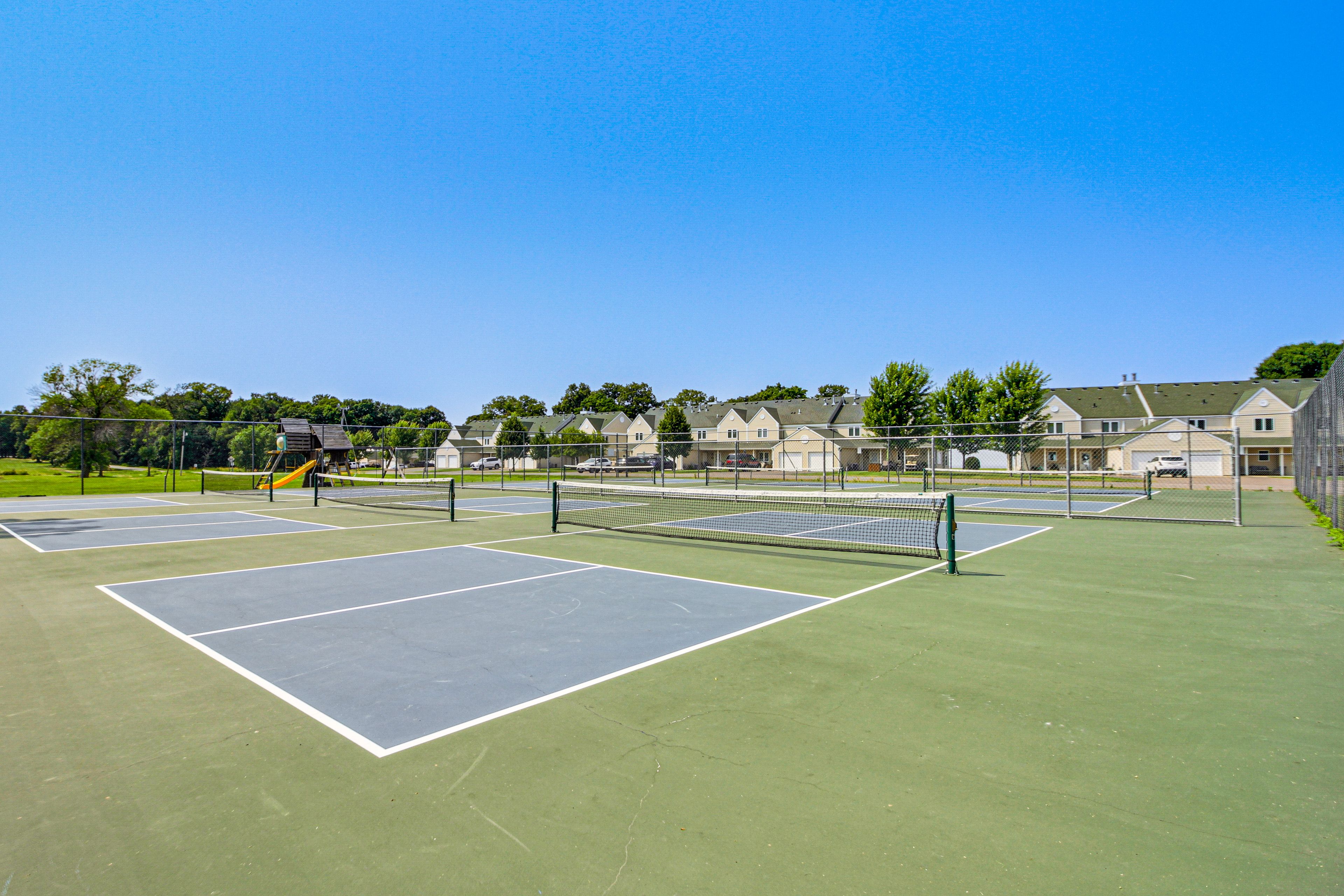 Community Amenities | Tennis Courts