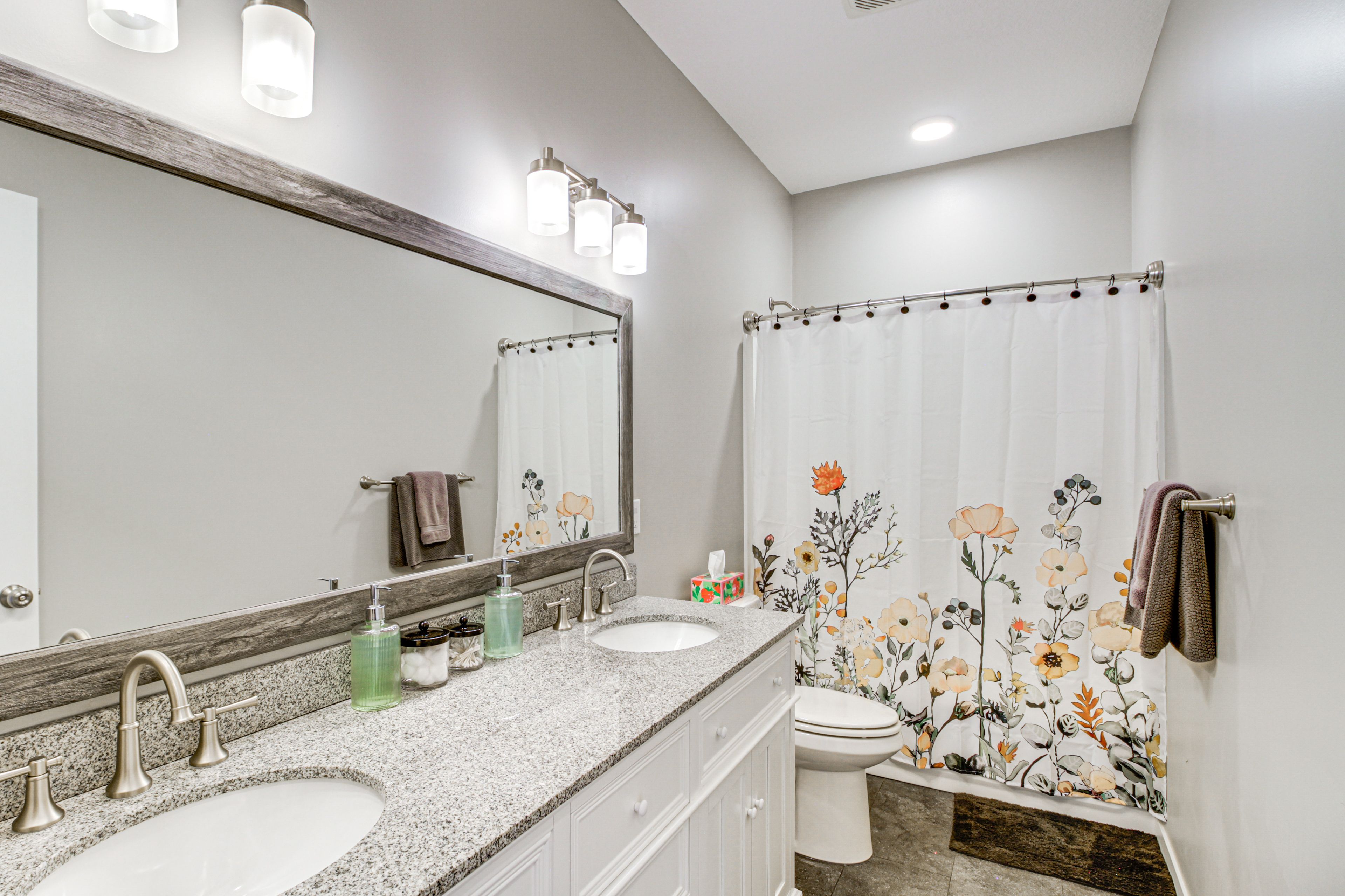 Full Bathroom | 1st Floor