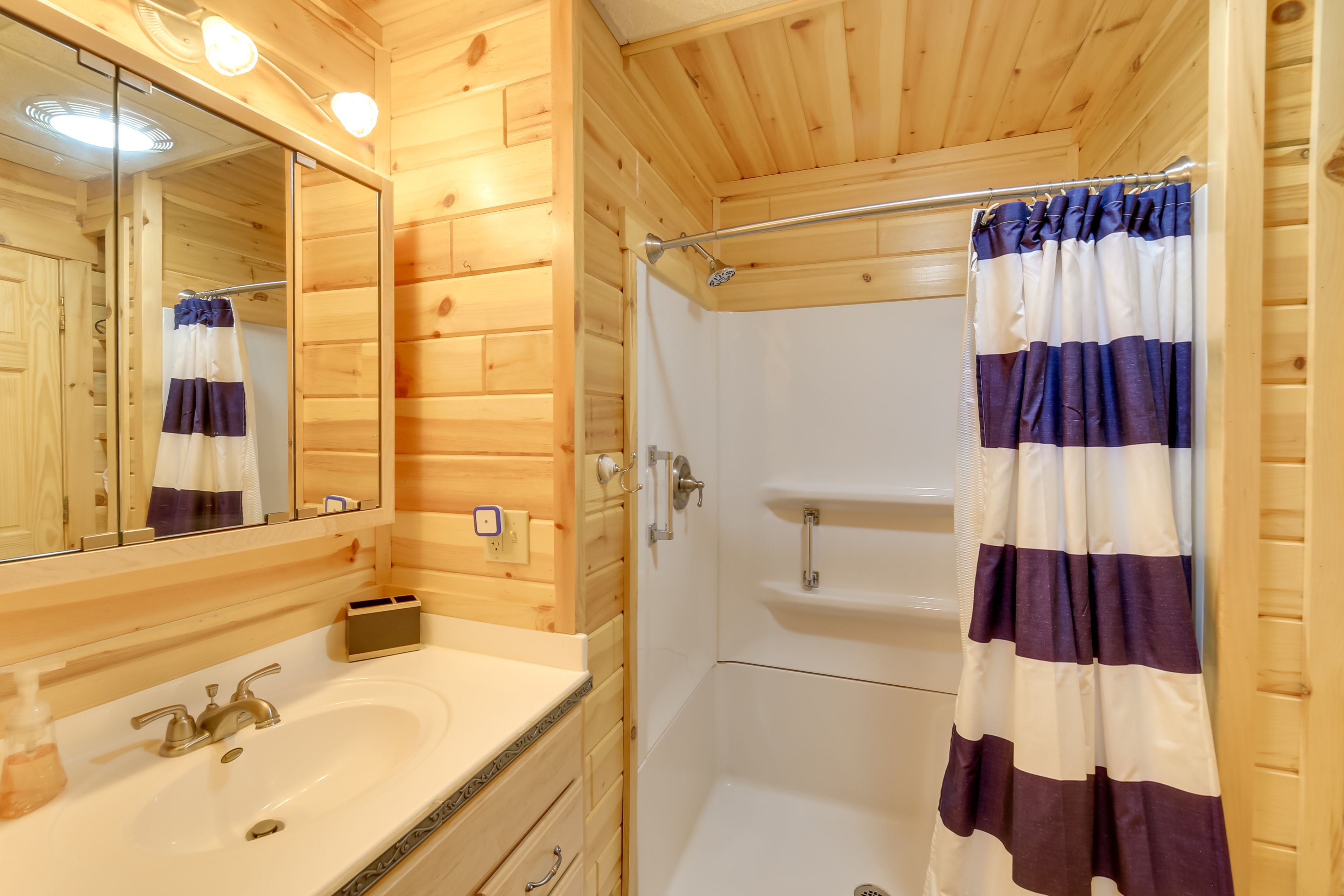 Full Bathroom | Lower Level