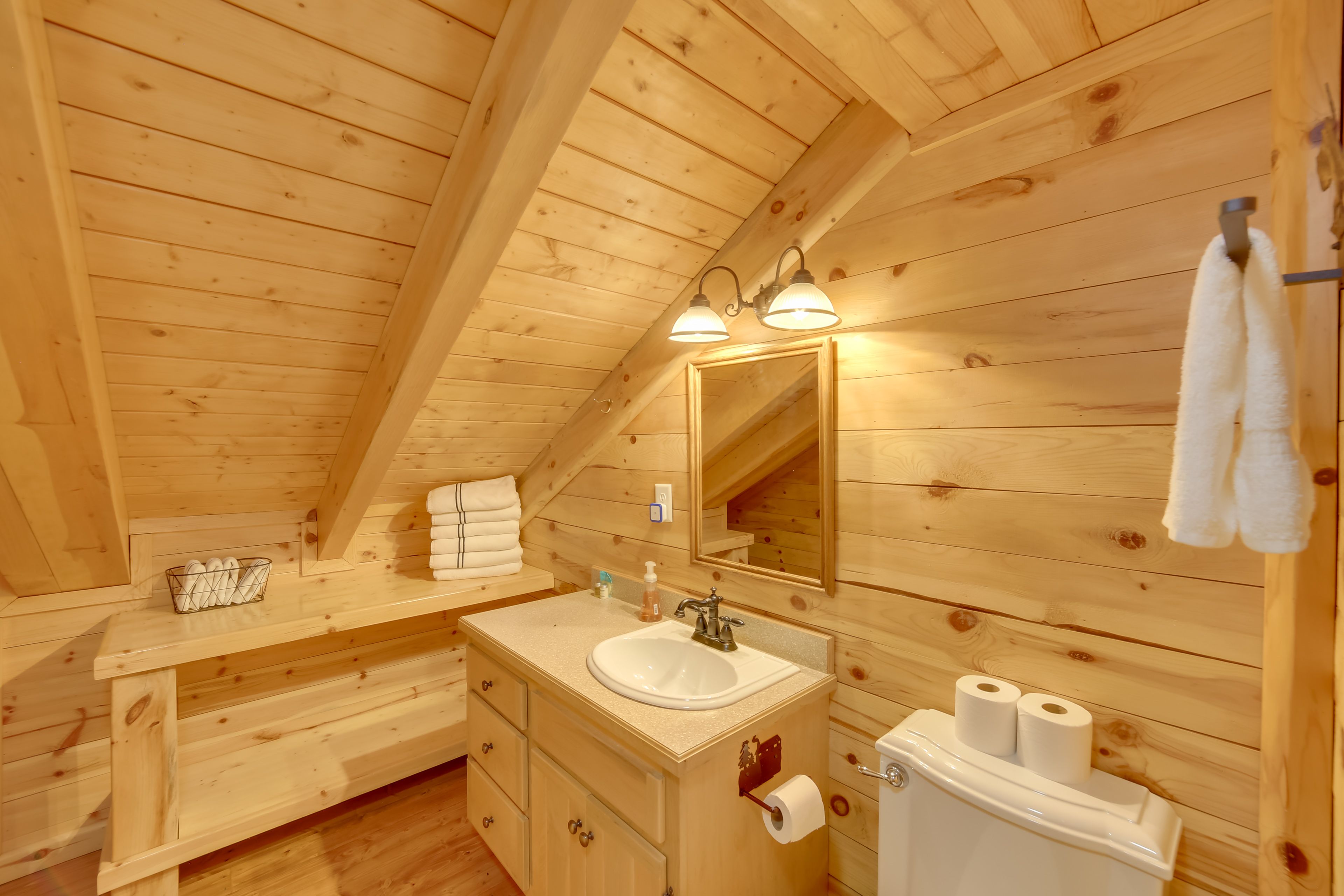 Full Bathroom | Upper Level