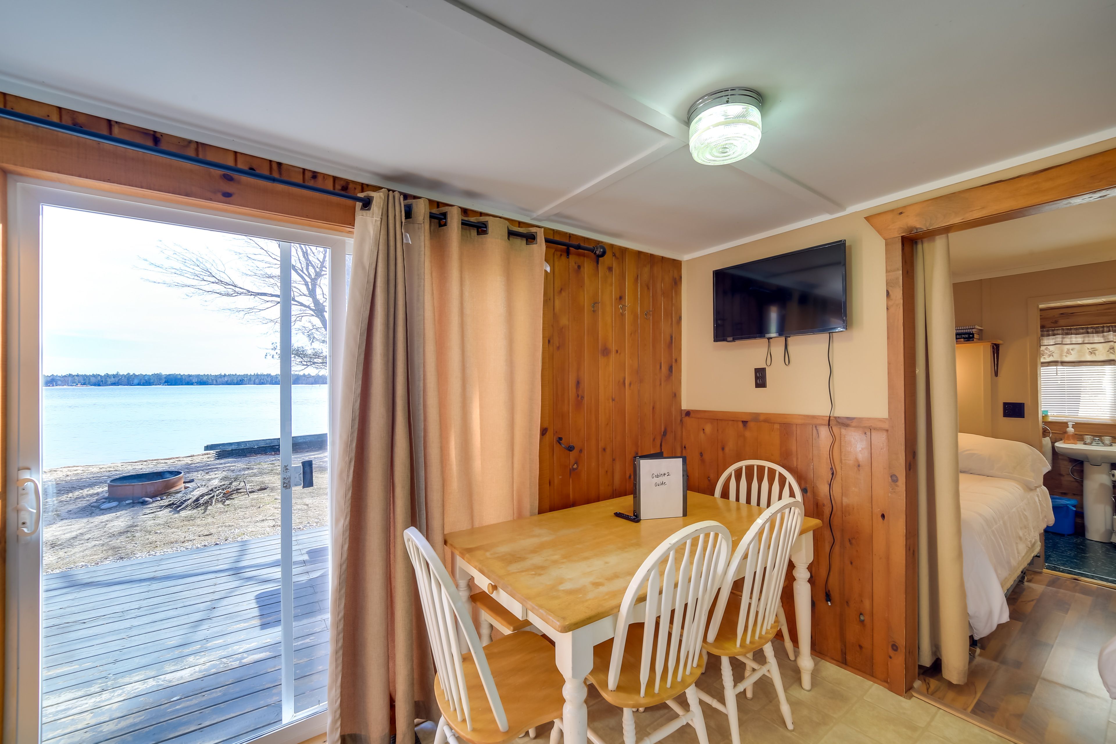Dining Area | Dishware & Flatware Provided