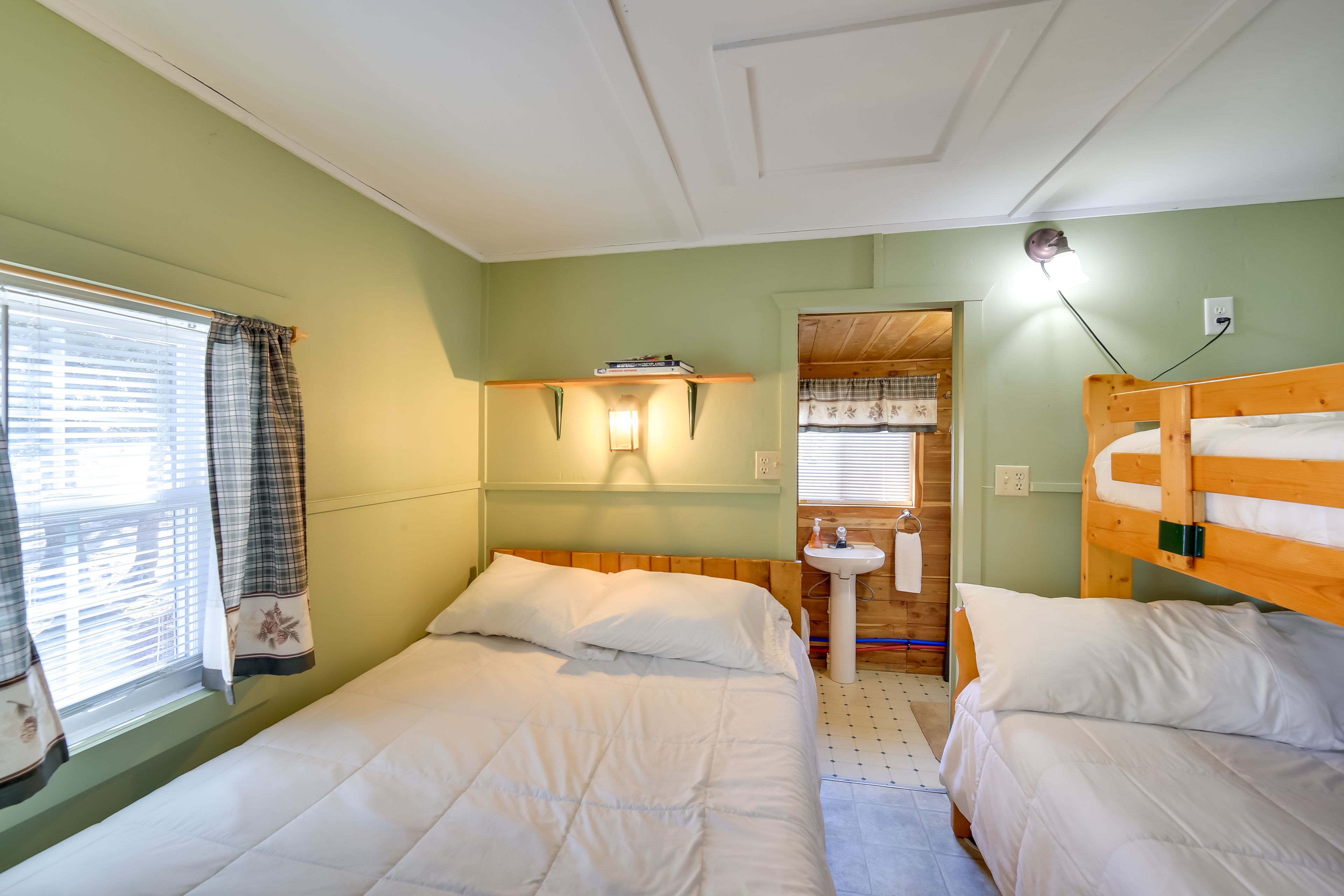 Studio | Twin Bed | Twin/Full Bunk Bed | Linens & Towels Provided