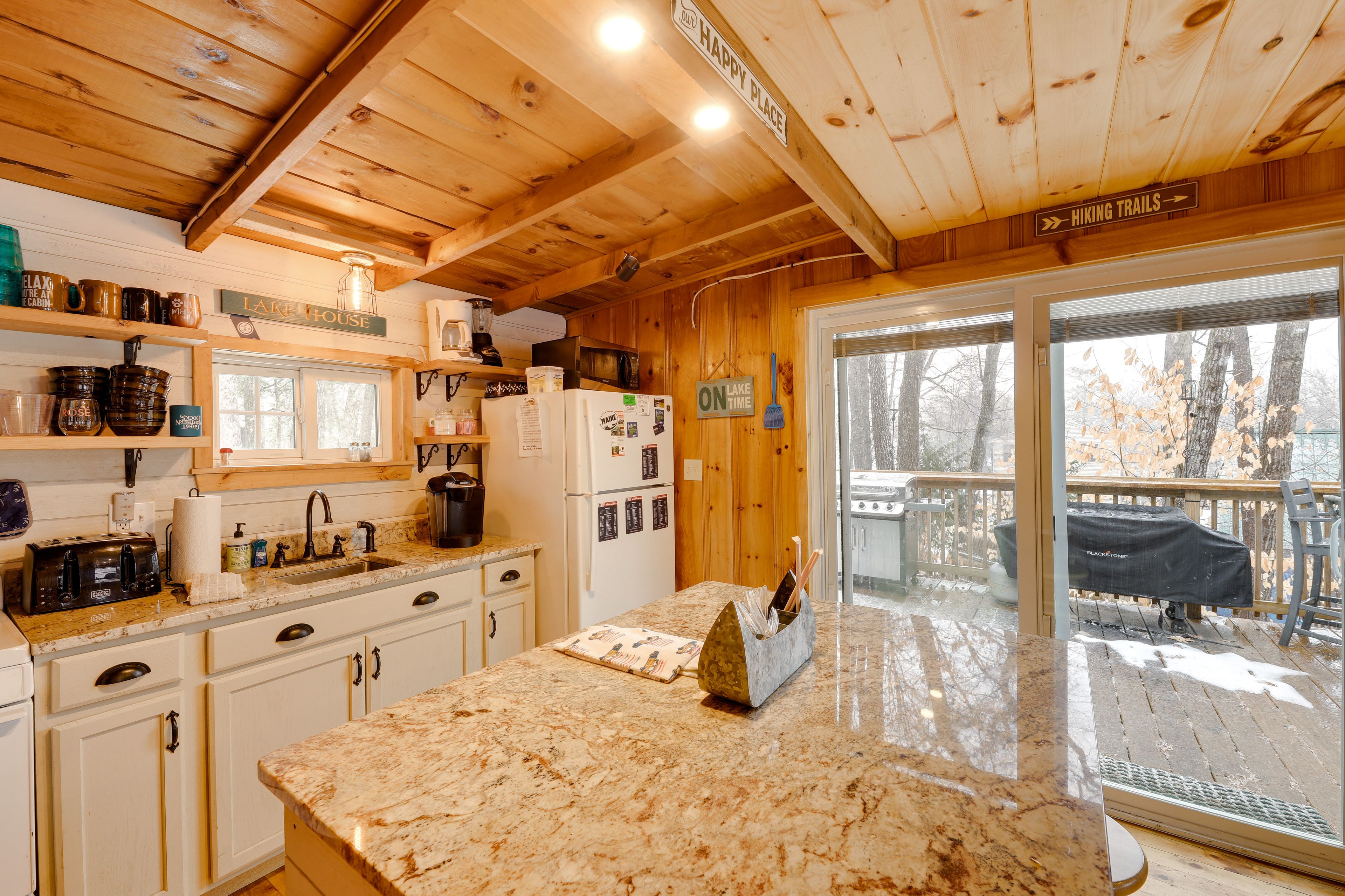 Kitchen | Cooking Basics | Pod & Drip Coffee Makers | Blender | Microwave