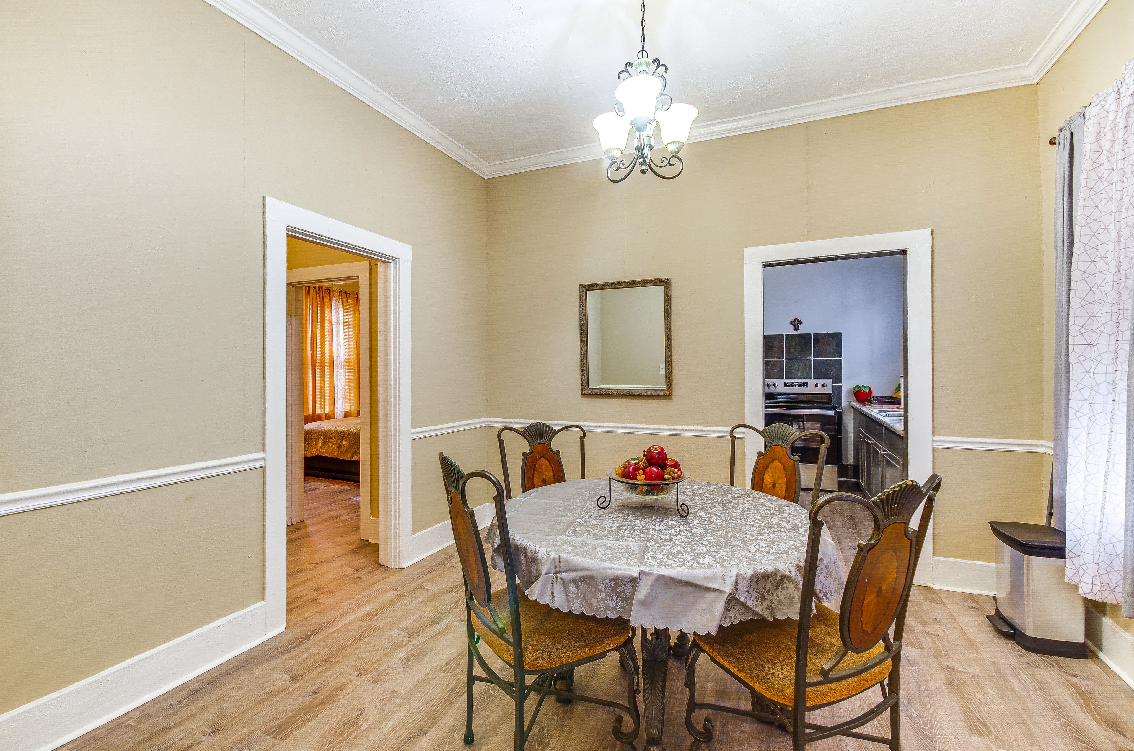 Dining Room | Free WiFi