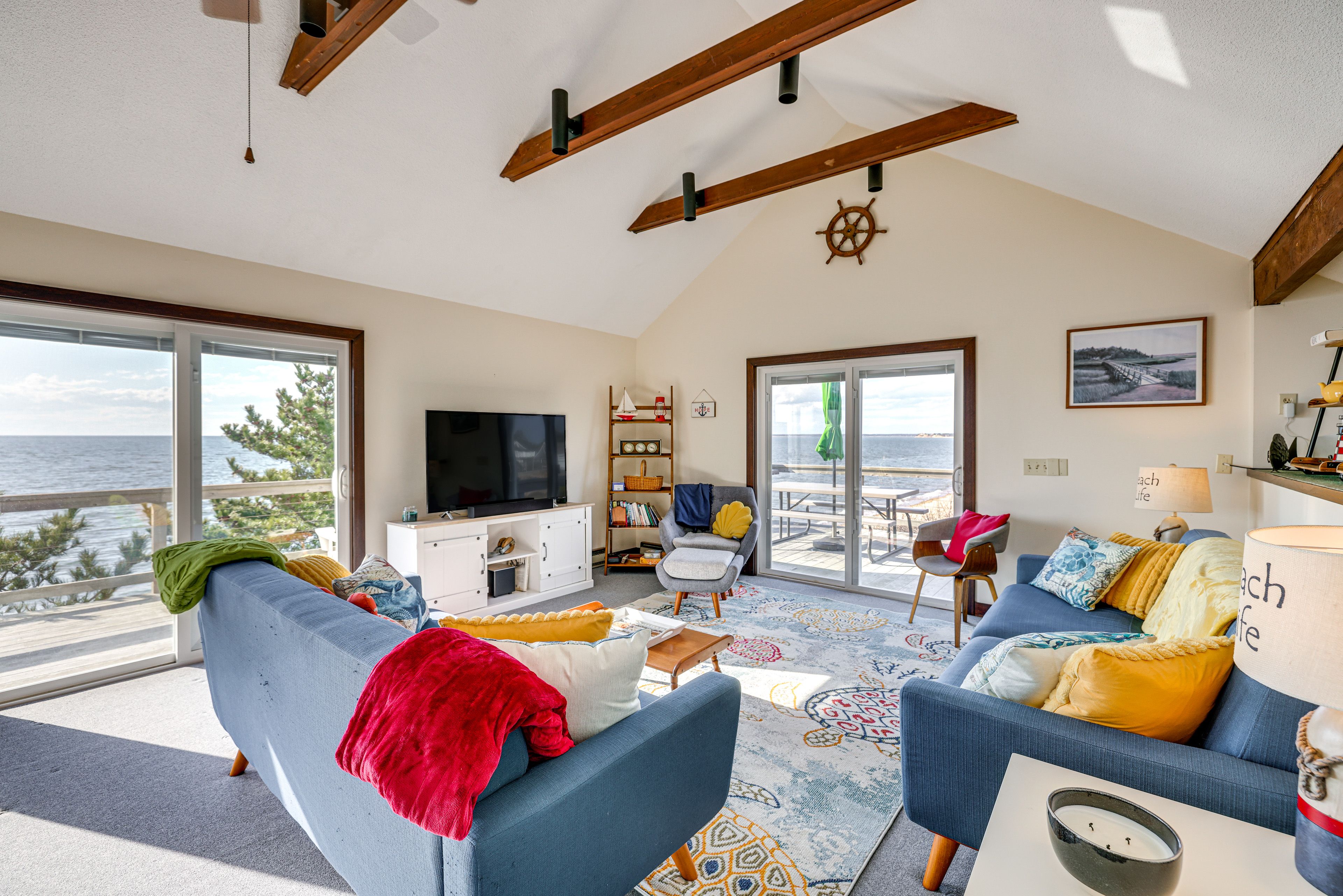 Living Room | Waterfront Views | Free WiFi | Books | Board Games | Main Floor