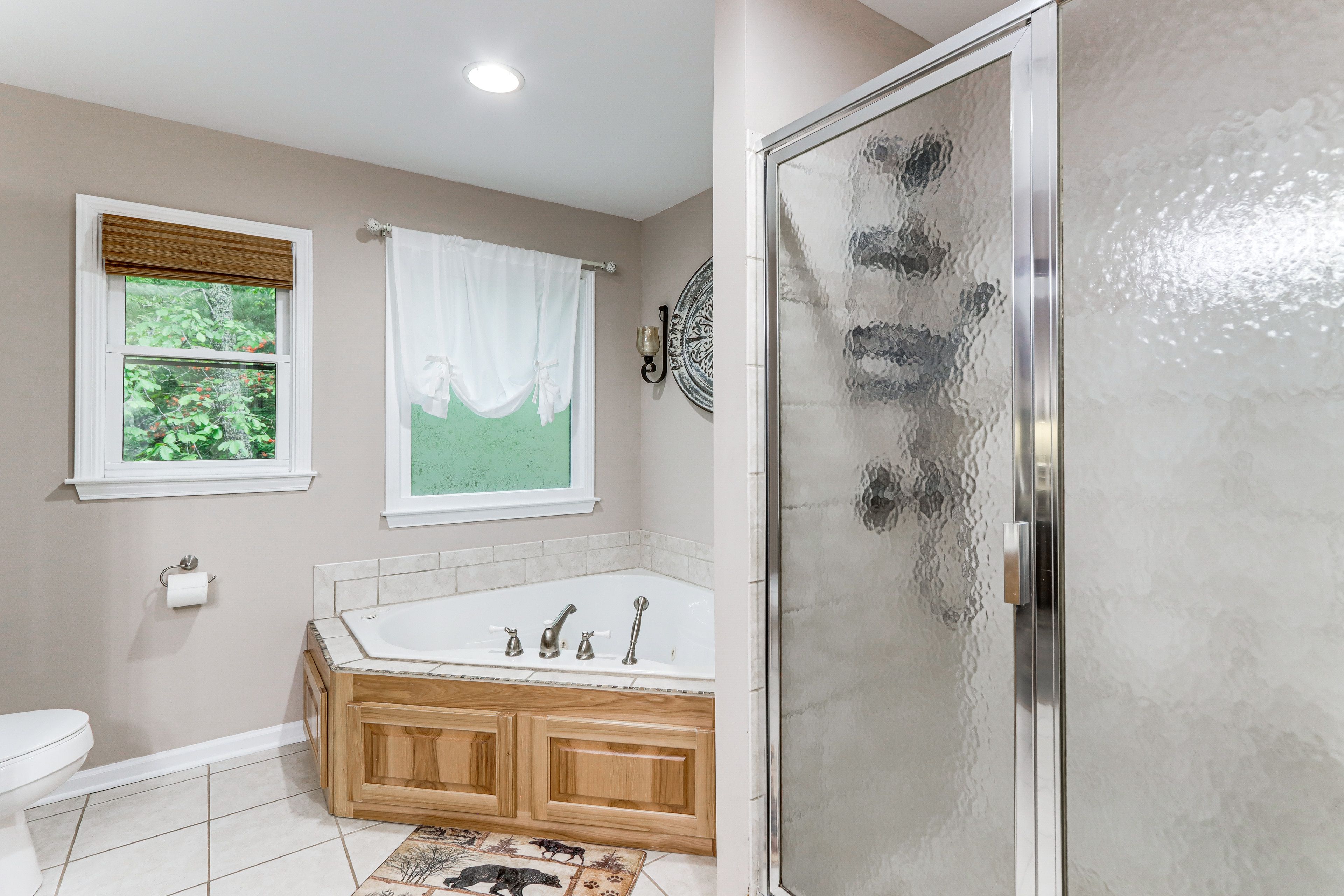 En-Suite Bathroom | 2nd Floor