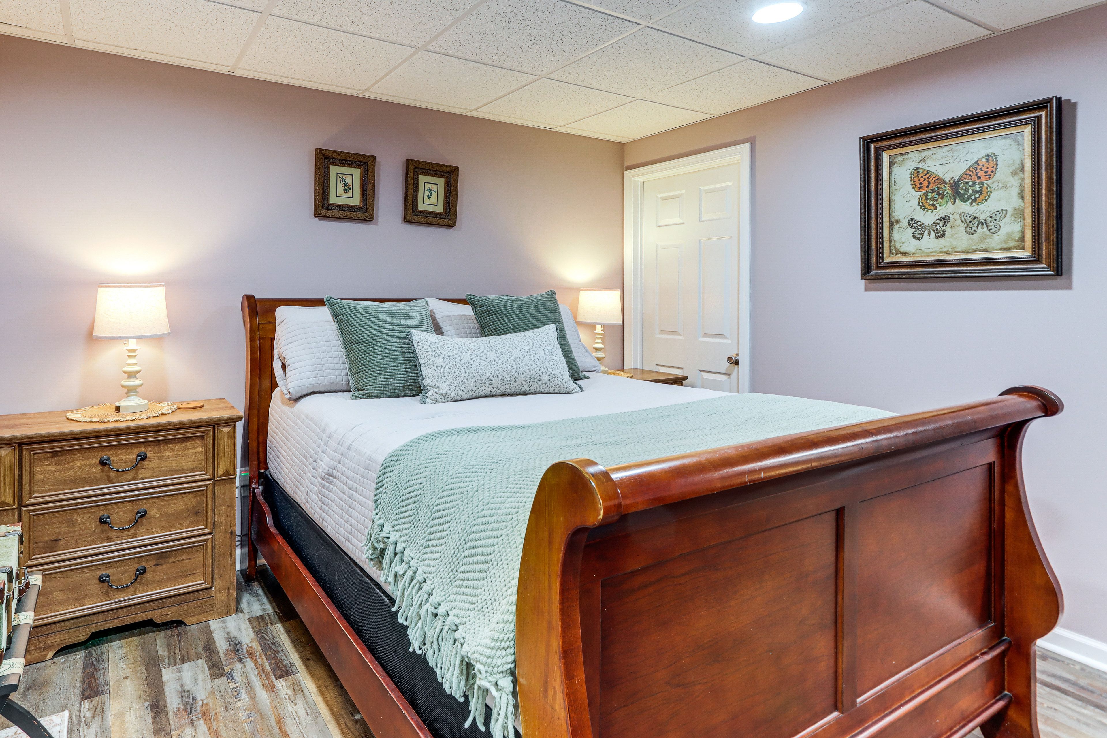 Bedroom 3 | Queen Bed | Basement