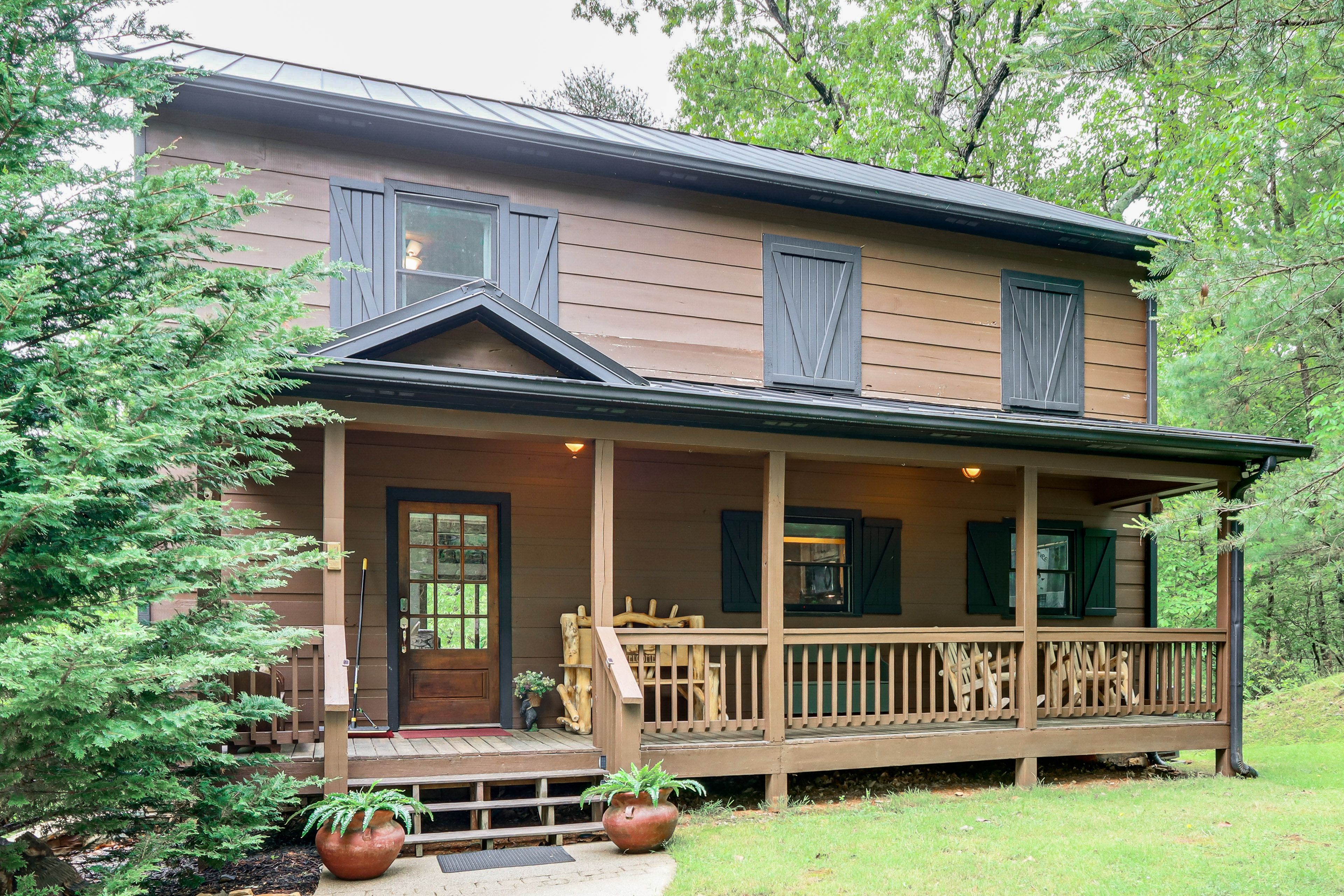Covered Porch | Front Entry