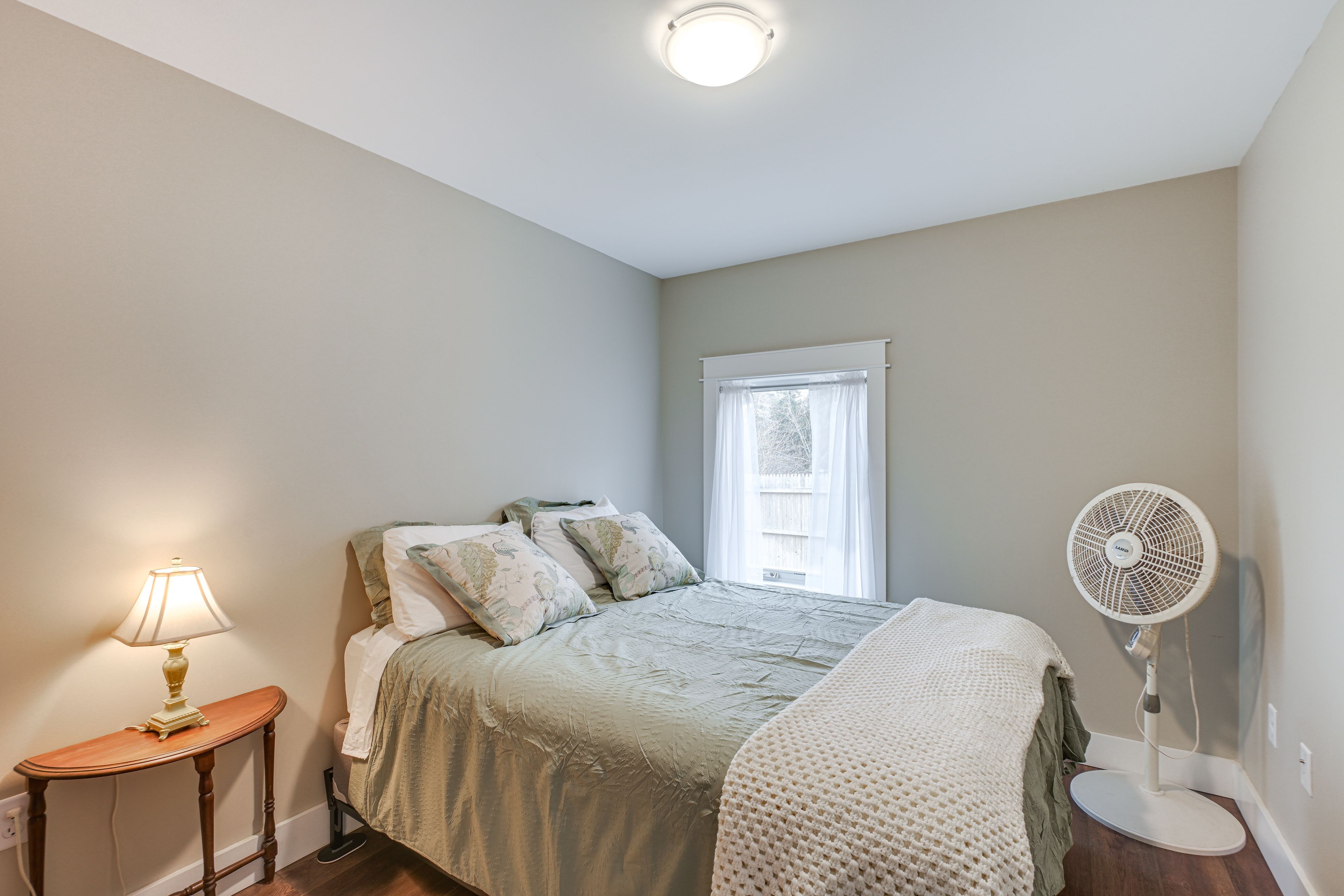 Bedroom 2 | Queen Bed | 1st Floor