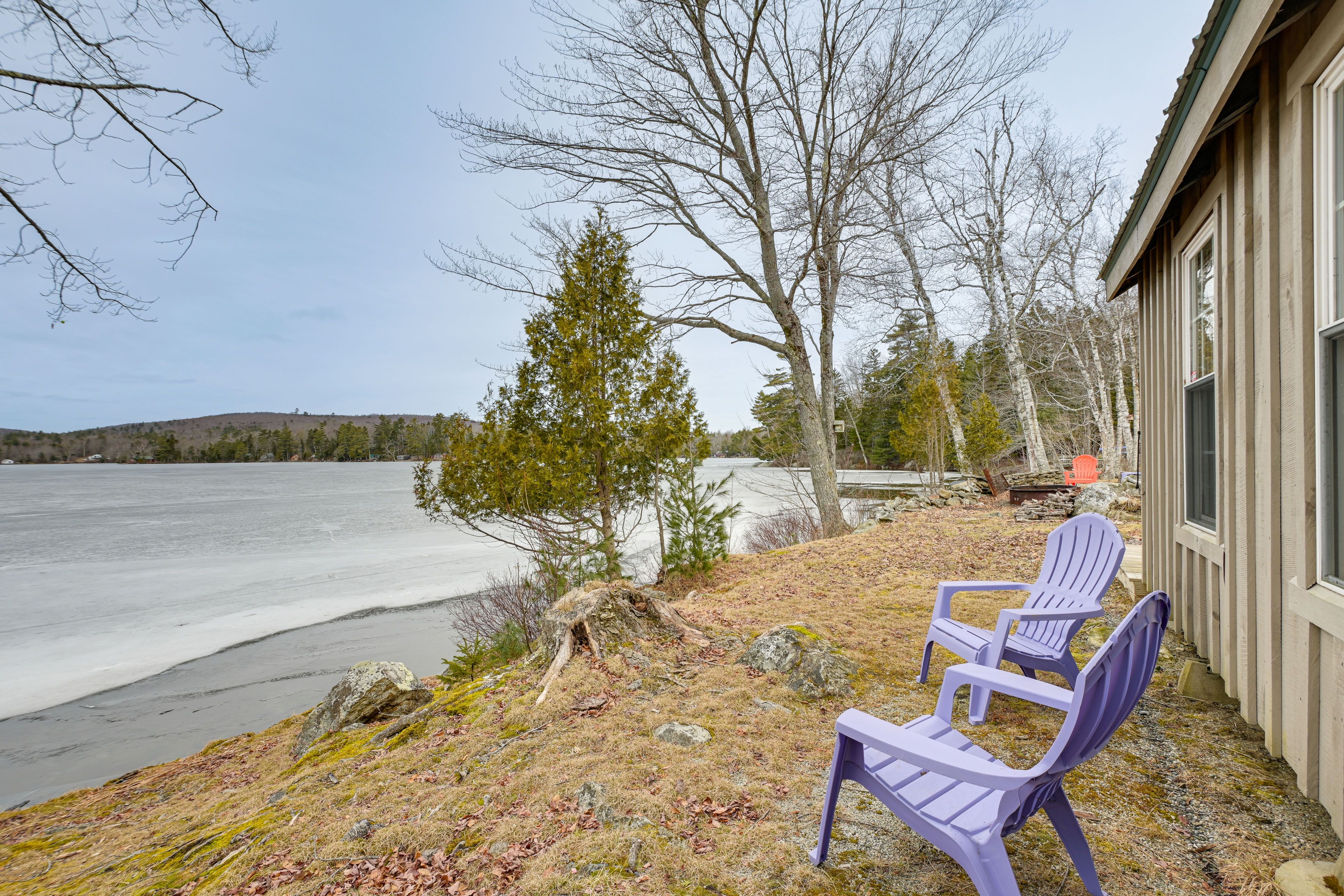Lake Access On-Site | Outdoor Seating