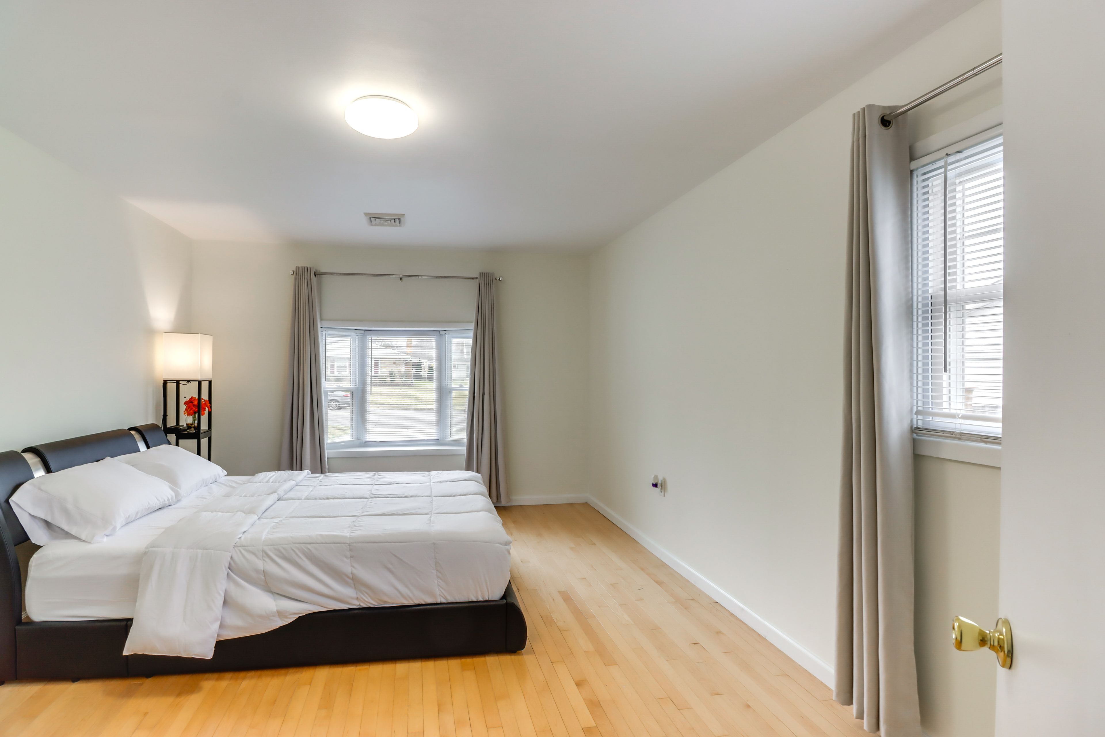 Bedroom 4 | Queen Bed