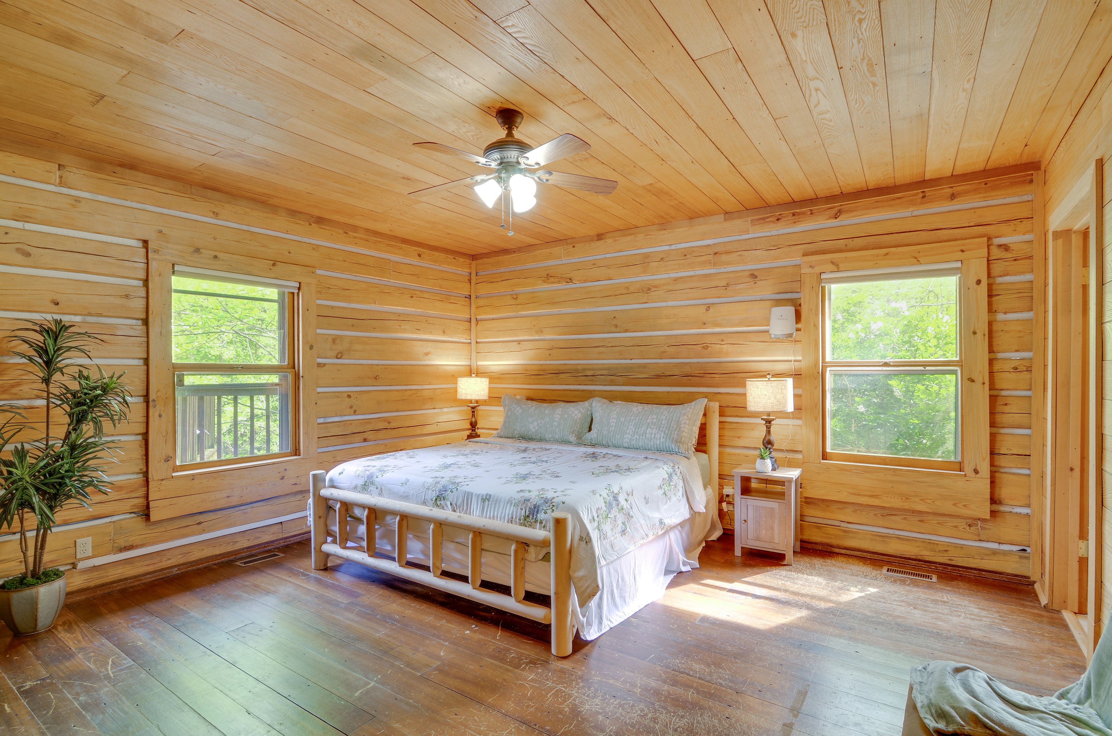 Bedroom 1 | King Bed