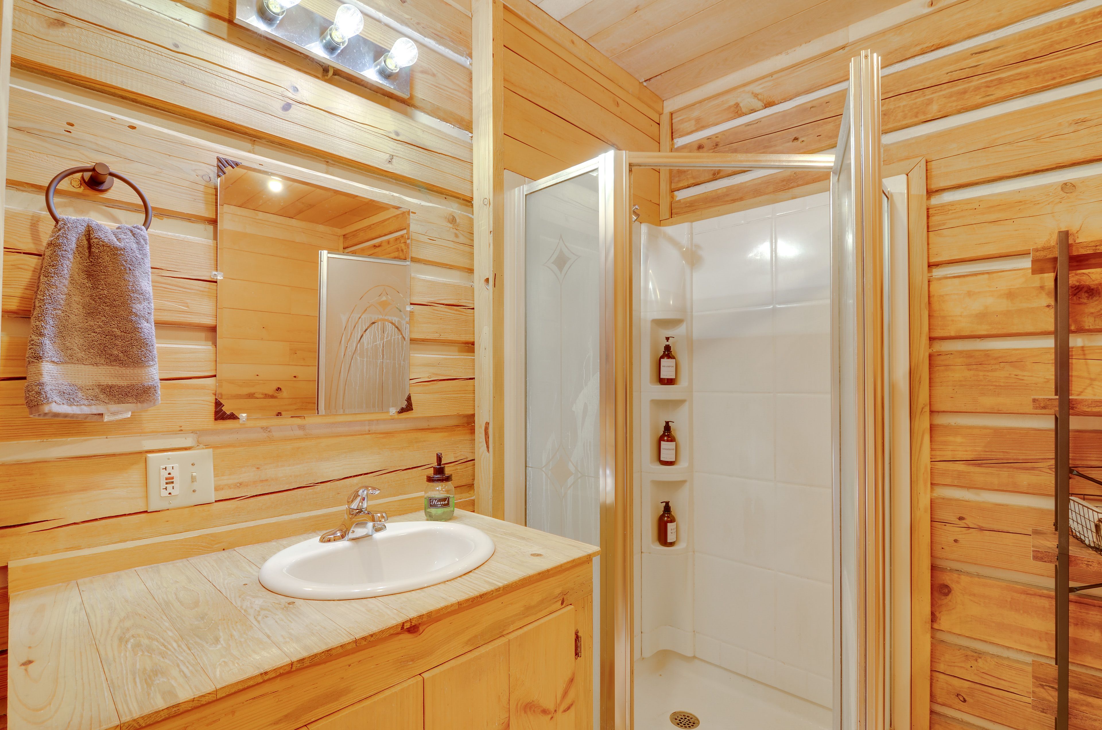 En-Suite Bathroom | Complimentary Toiletries